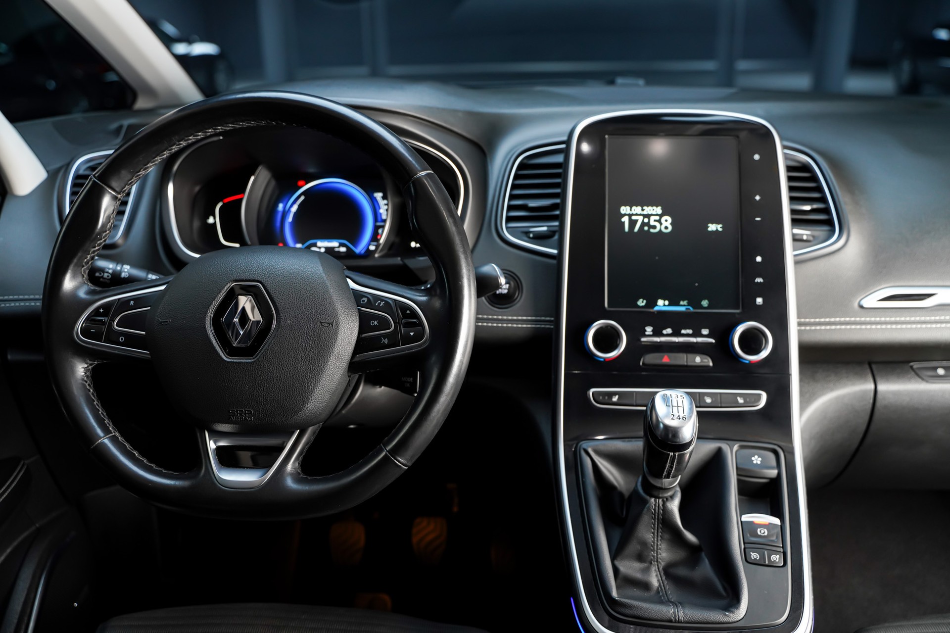 RENAULT Grand Scénic 1.6 dCi Bose-image-20