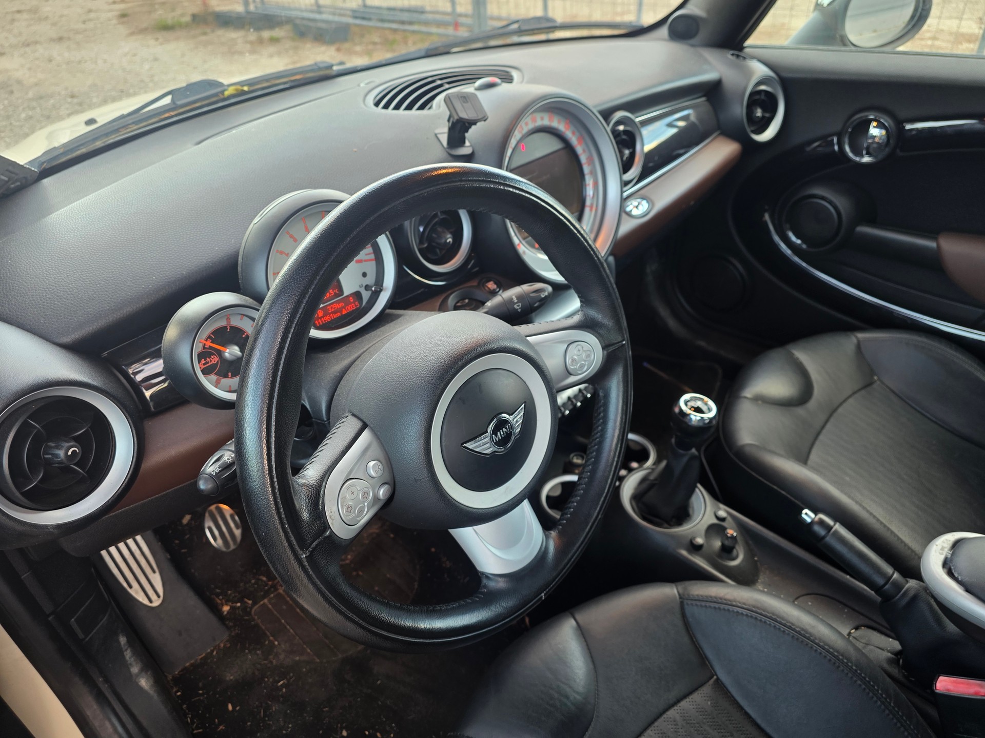 MINI Cooper S Cabriolet-image-6