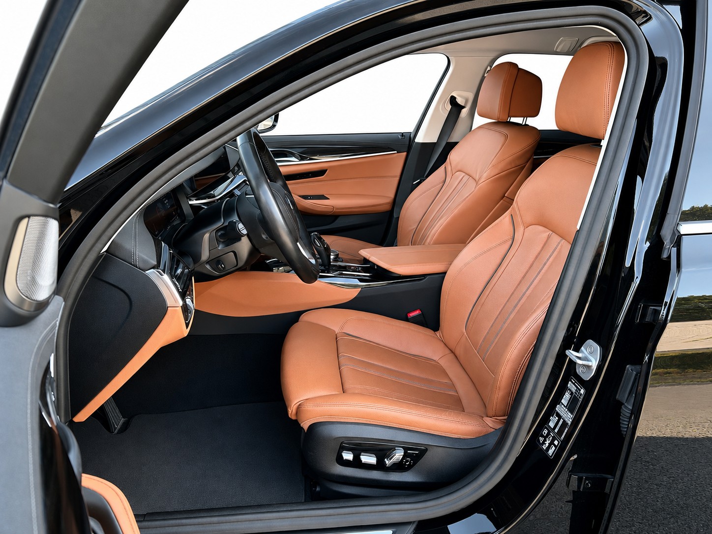 BMW 530d xDrive Touring * Luxury Line * CH FAHRZEUG *-image-6