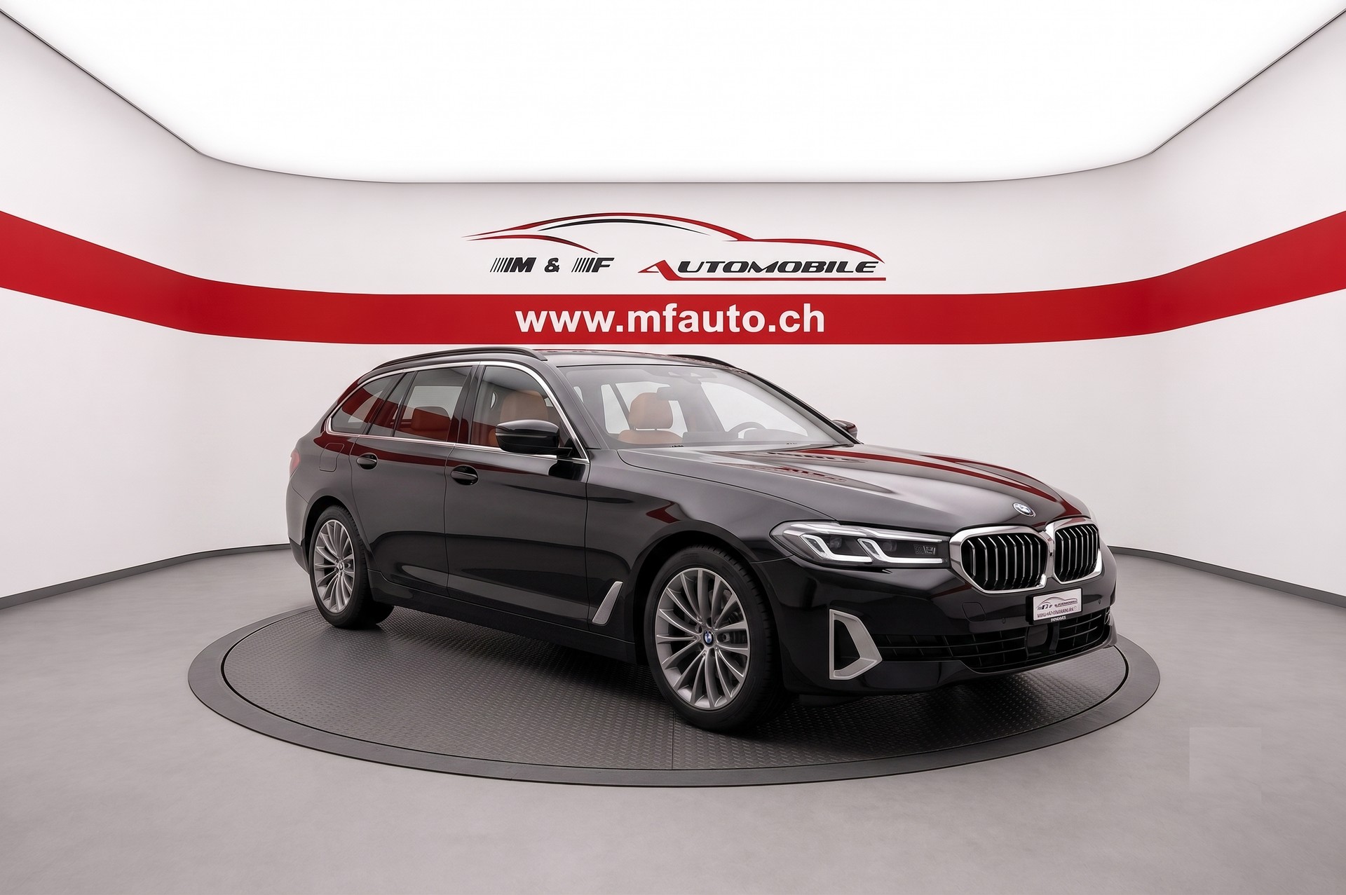 BMW 530d xDrive Touring * Luxury Line * CH FAHRZEUG *-image-2