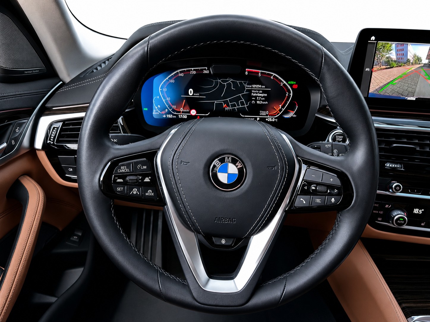BMW 530d xDrive Touring * Luxury Line * CH FAHRZEUG *-image-24
