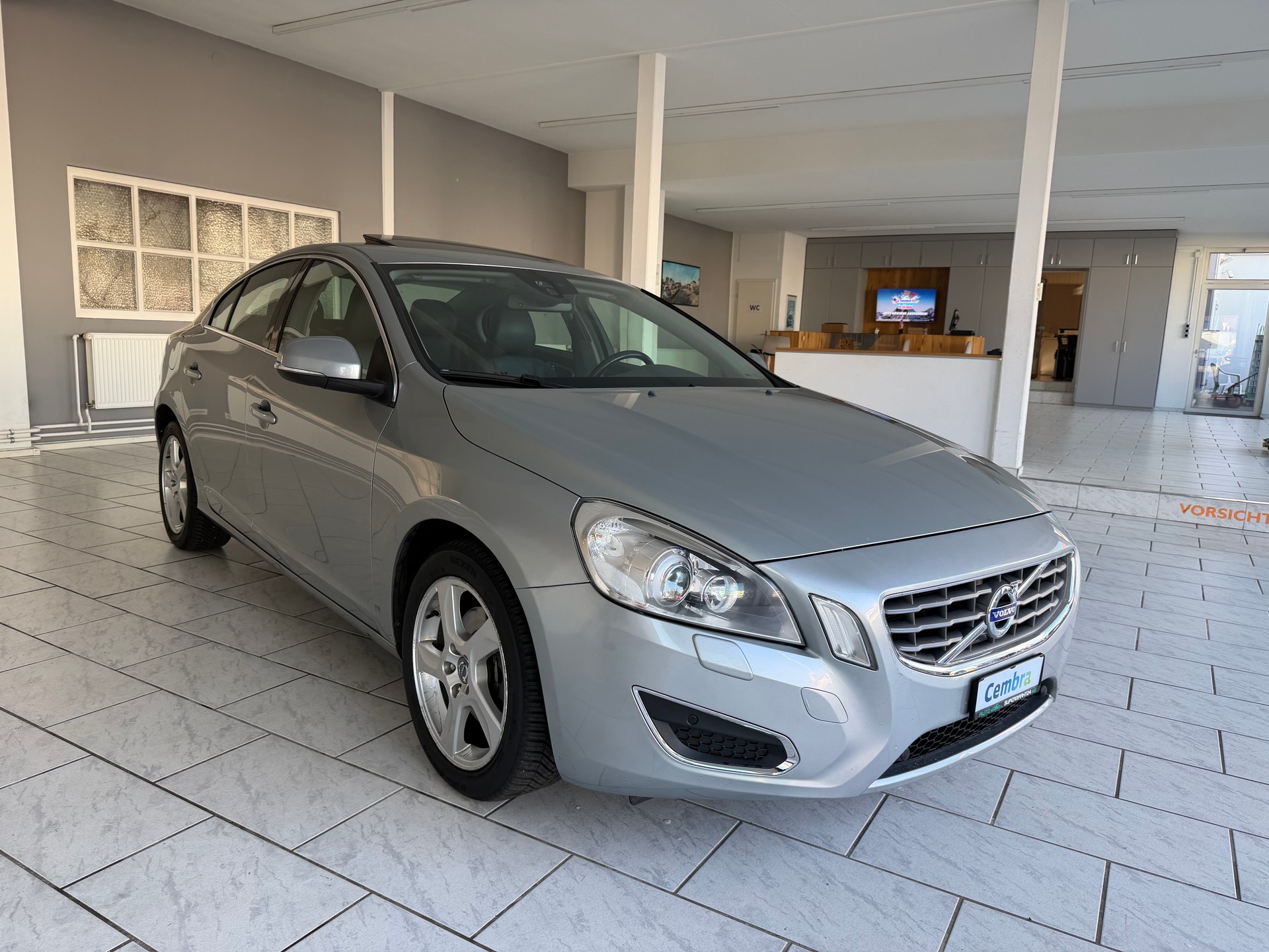 VOLVO S60 T4 Summum Powershift-image-6