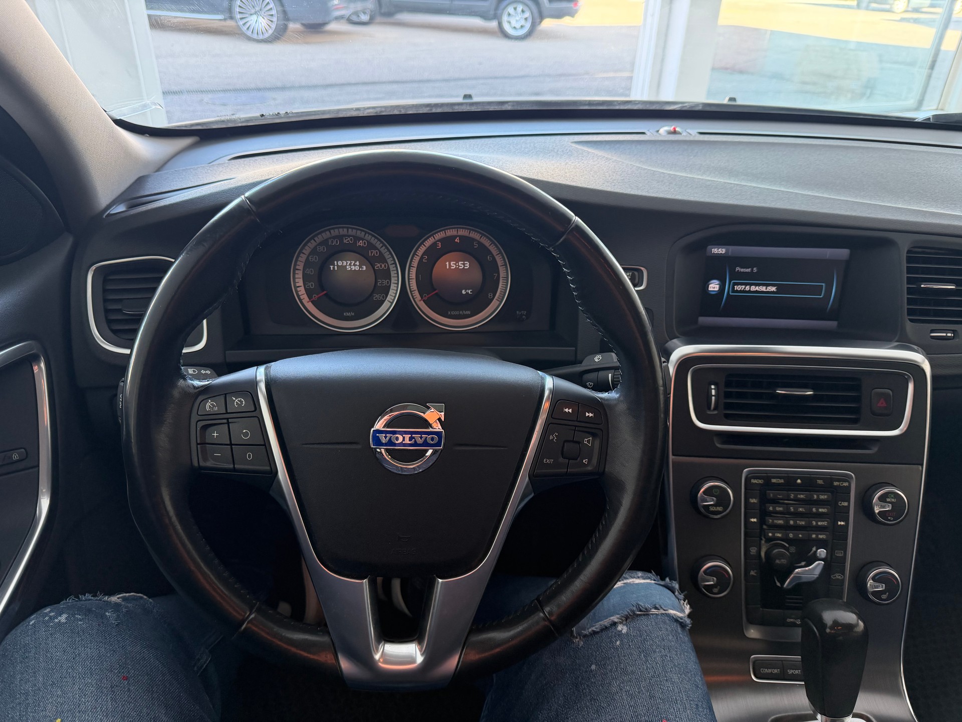 VOLVO S60 T4 Summum Powershift-image-15