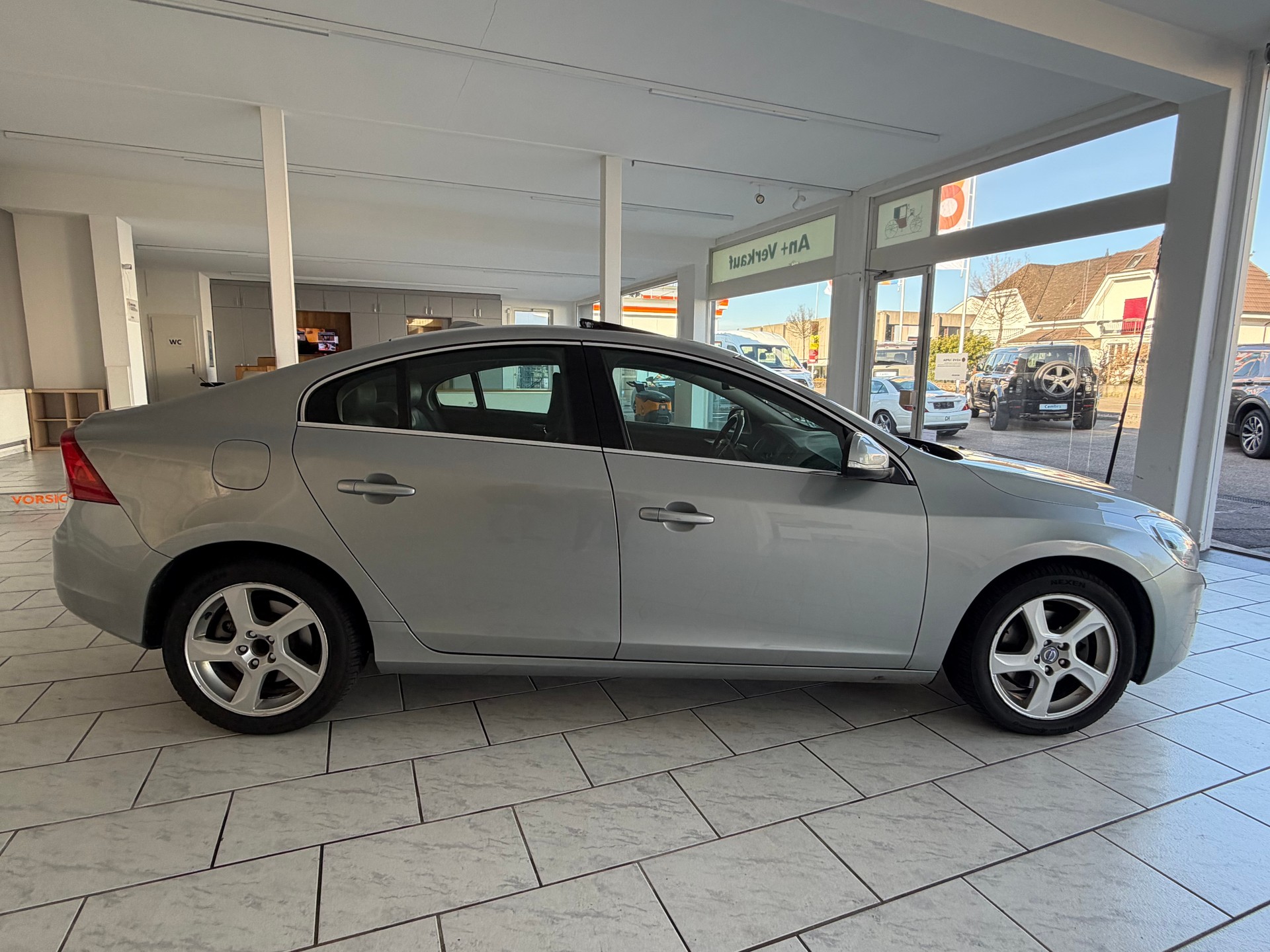 VOLVO S60 T4 Summum Powershift-image-5