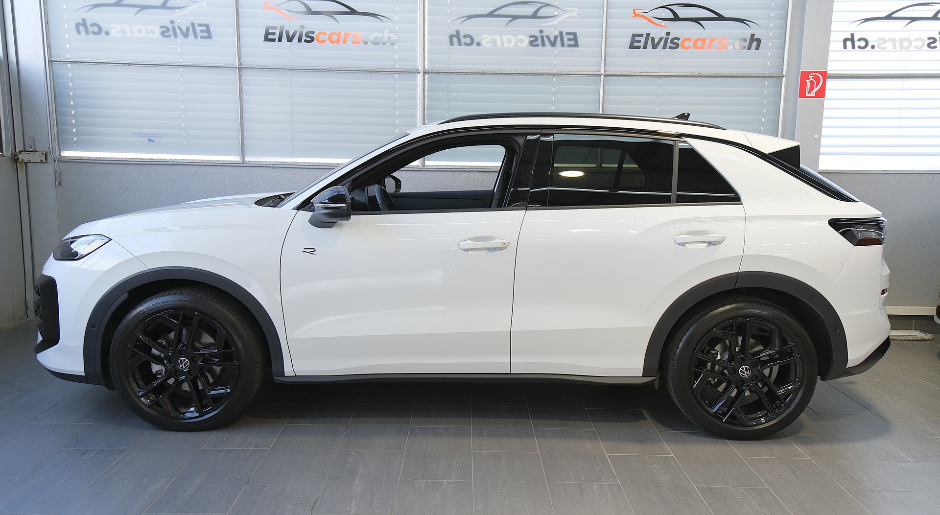 VW T-Roc 1.5 eTSI mHEV R-Line DSG " Black Style "-image-8