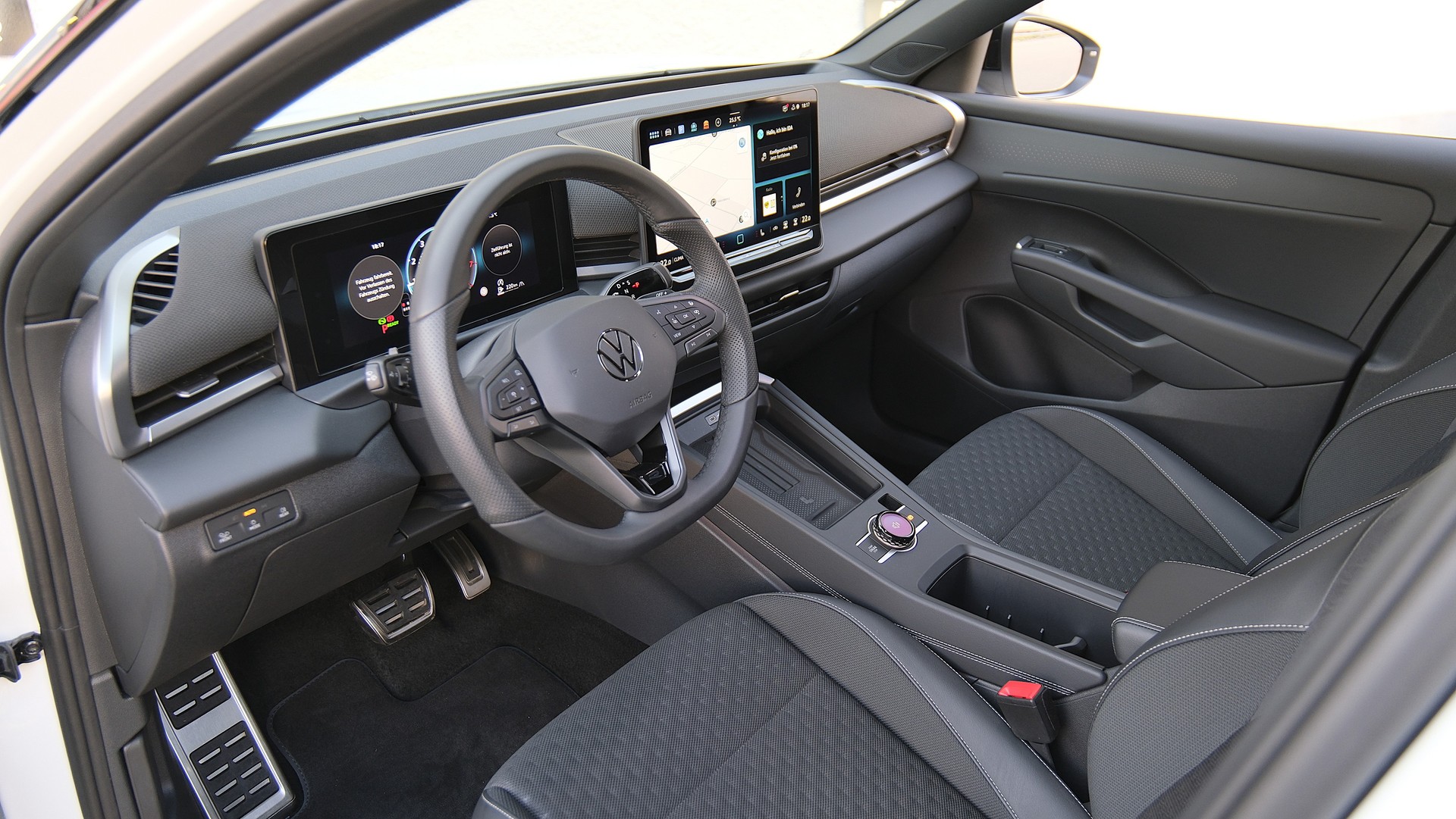 VW T-Roc 1.5 eTSI mHEV R-Line DSG " Black Style "-image-2