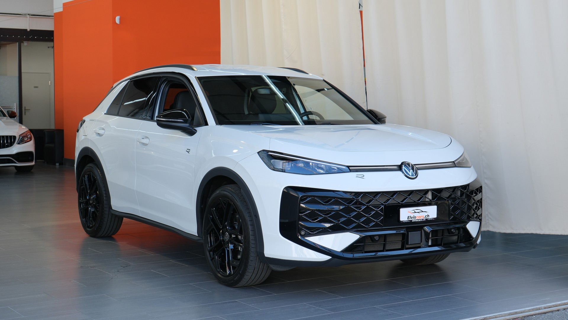 VW T-Roc 1.5 eTSI mHEV R-Line DSG " Black Style "-image-1
