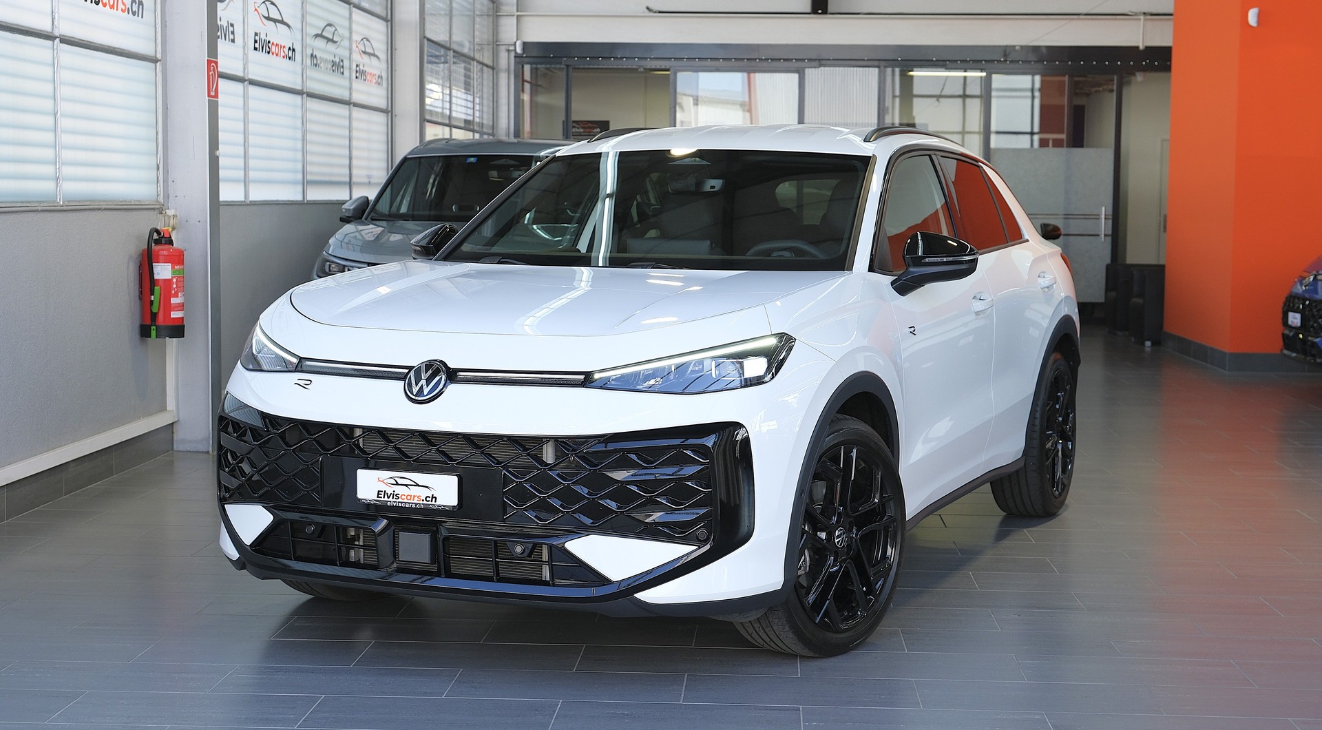 VW T-Roc 1.5 eTSI mHEV R-Line DSG " Black Style "-image-0