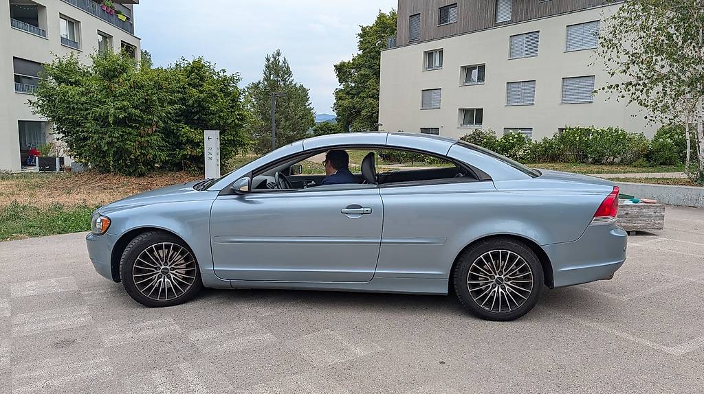 VOLVO C70-image-2