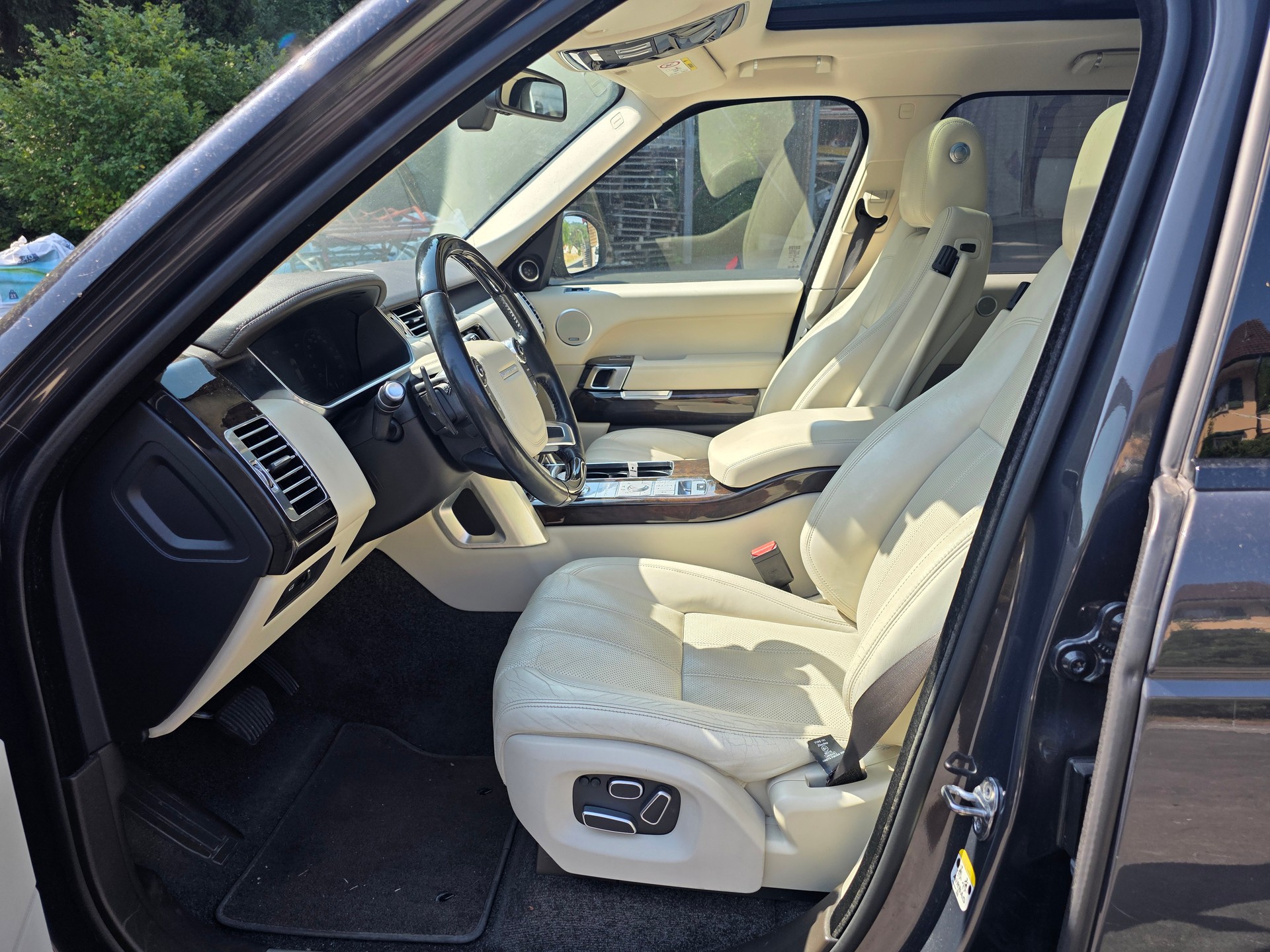 LAND ROVER Range Rover 4.4 SDV8 Vogue Automatic-image-6
