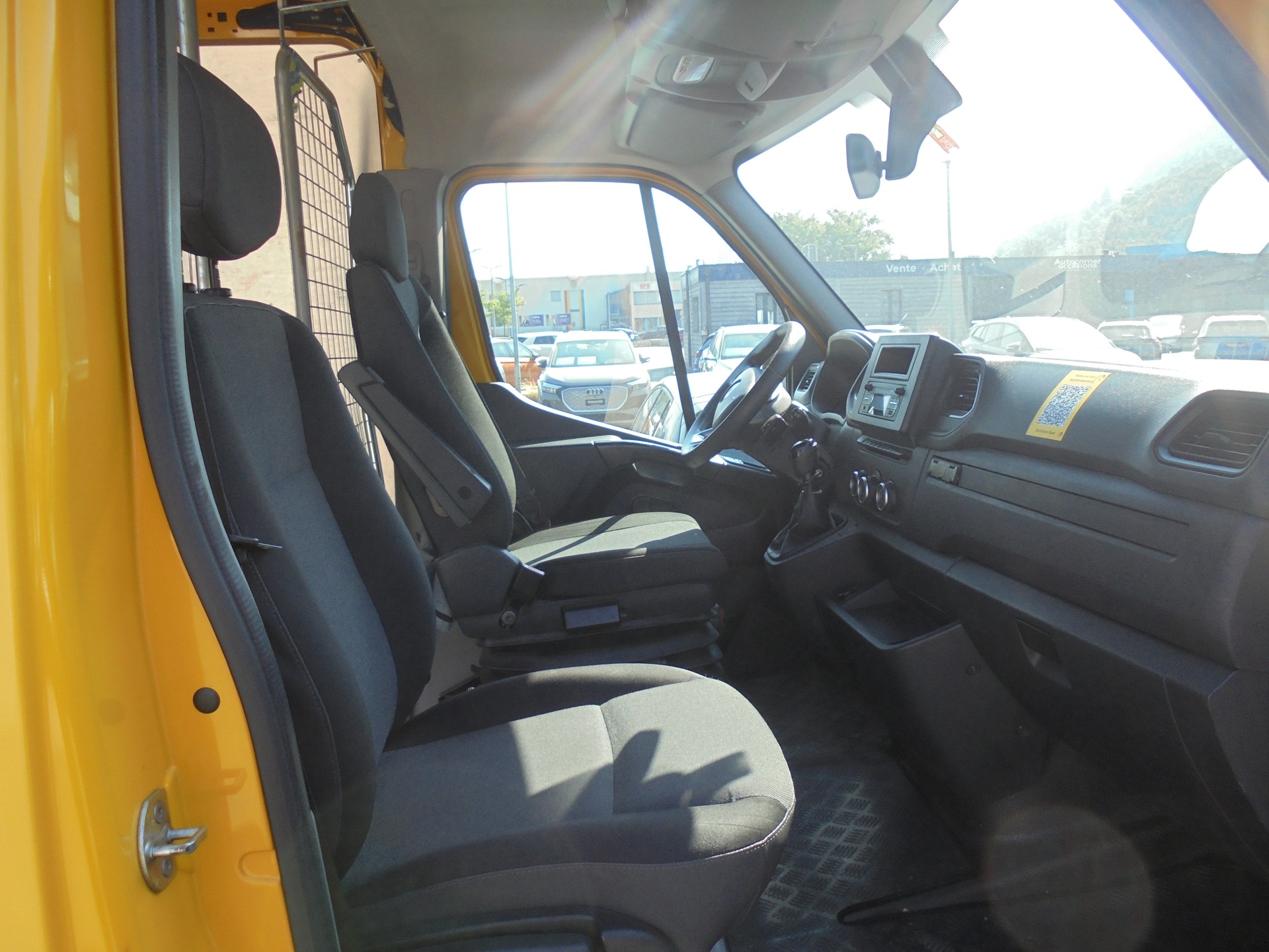RENAULT Master T35 2.3dCi 135 L3H3-image-10