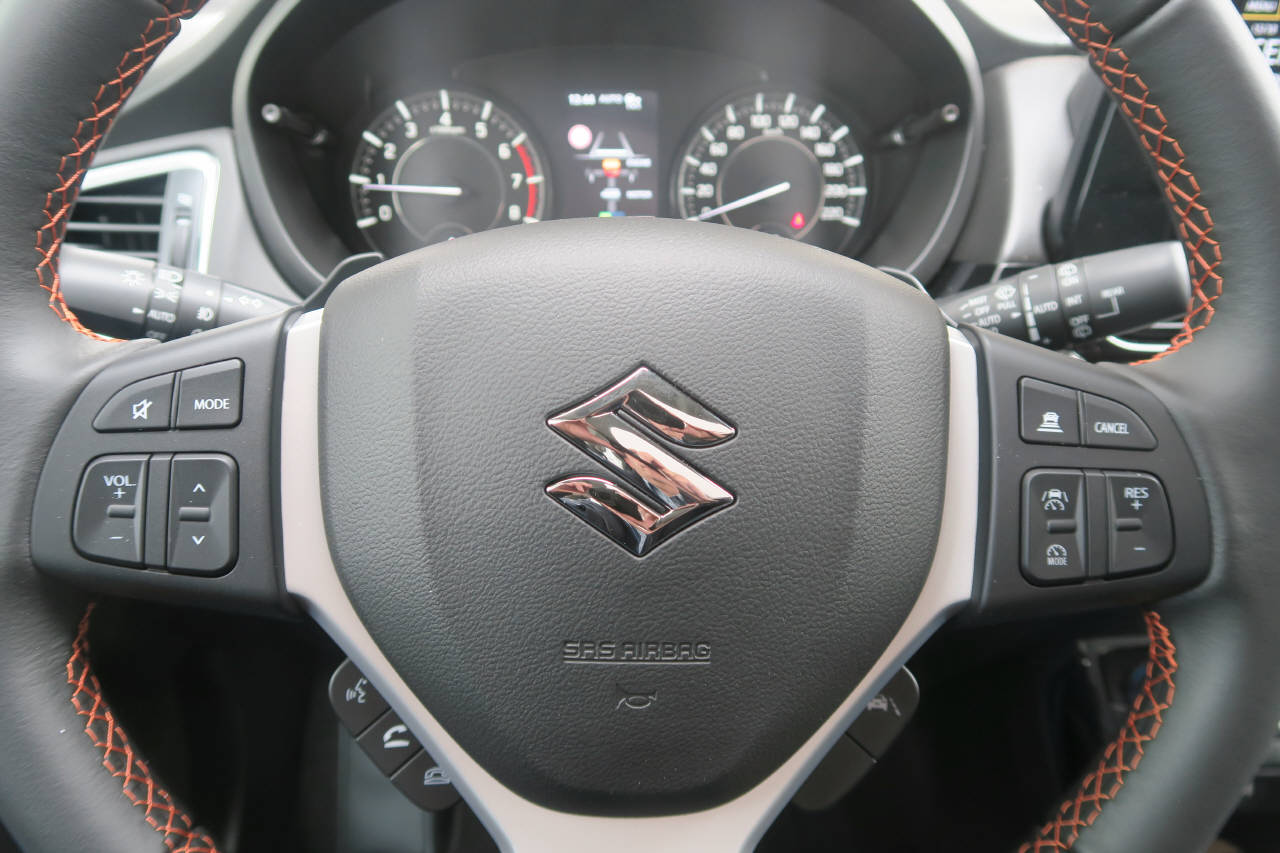 SUZUKI S-Cross 1.4 T Black Edition Top Hybrid 4x4-image-5