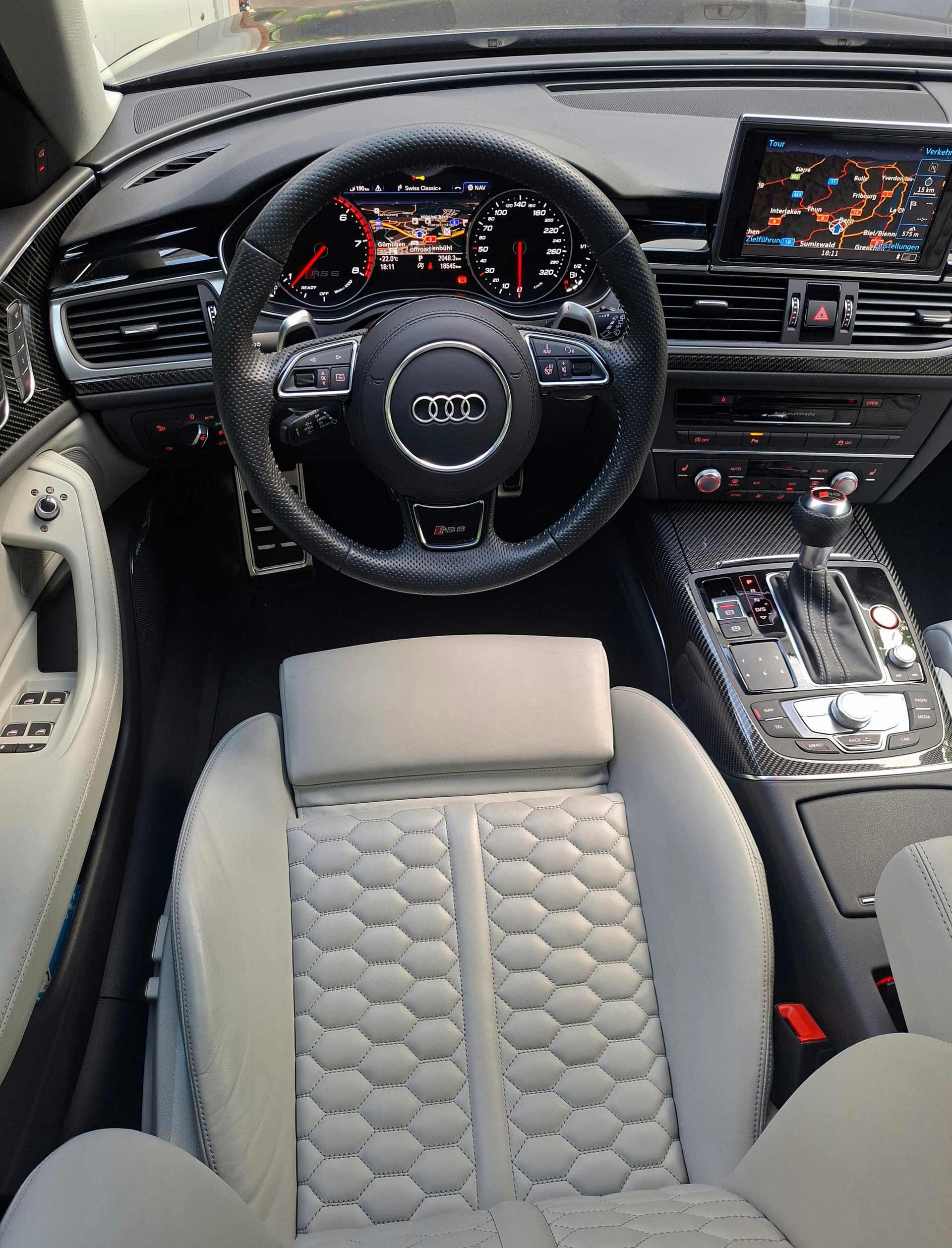 AUDI 4.0 V8 TFSI quattro T-Tronic-image-4
