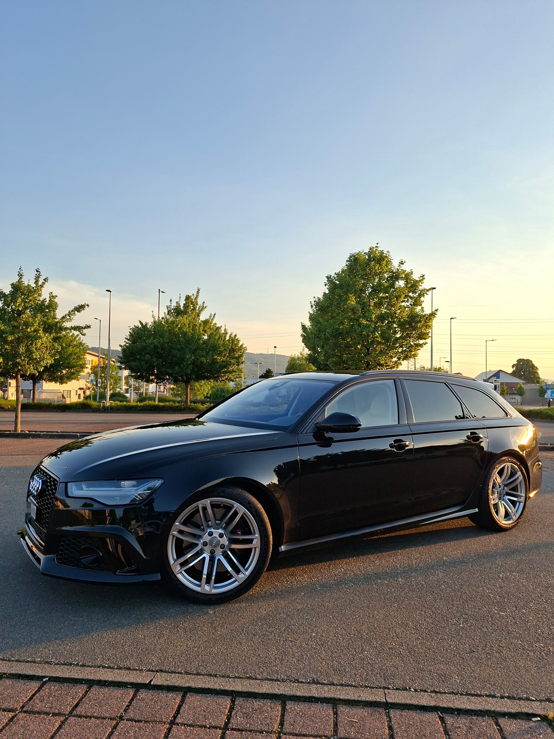 AUDI 4.0 V8 TFSI quattro T-Tronic-image-0