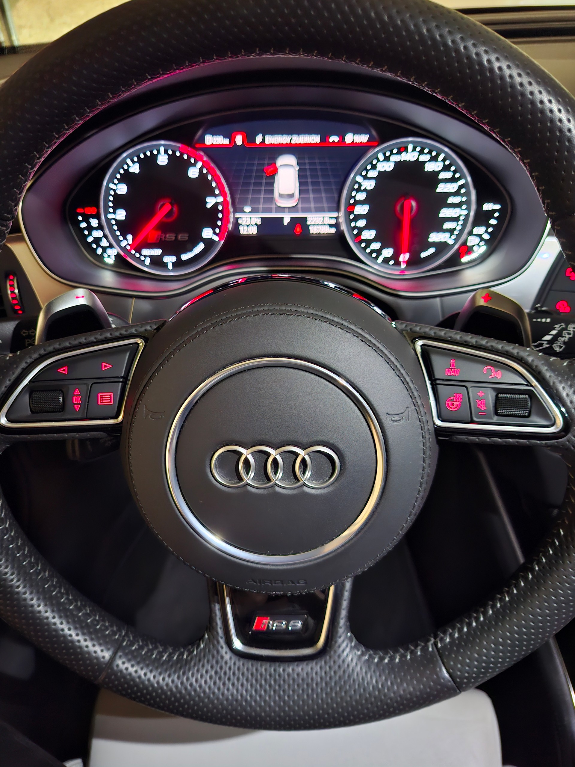 AUDI 4.0 V8 TFSI quattro T-Tronic-image-9
