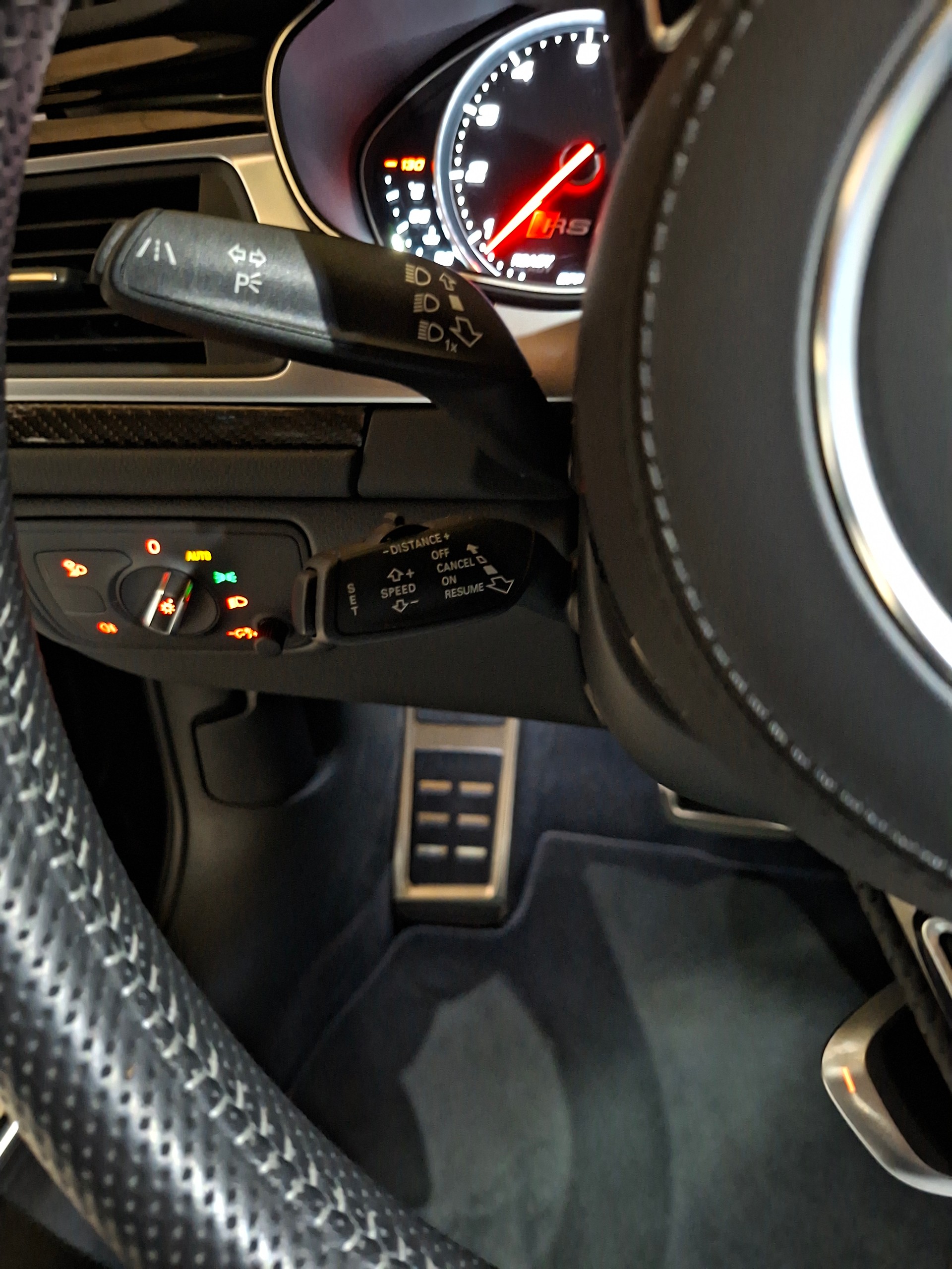 AUDI 4.0 V8 TFSI quattro T-Tronic-image-8