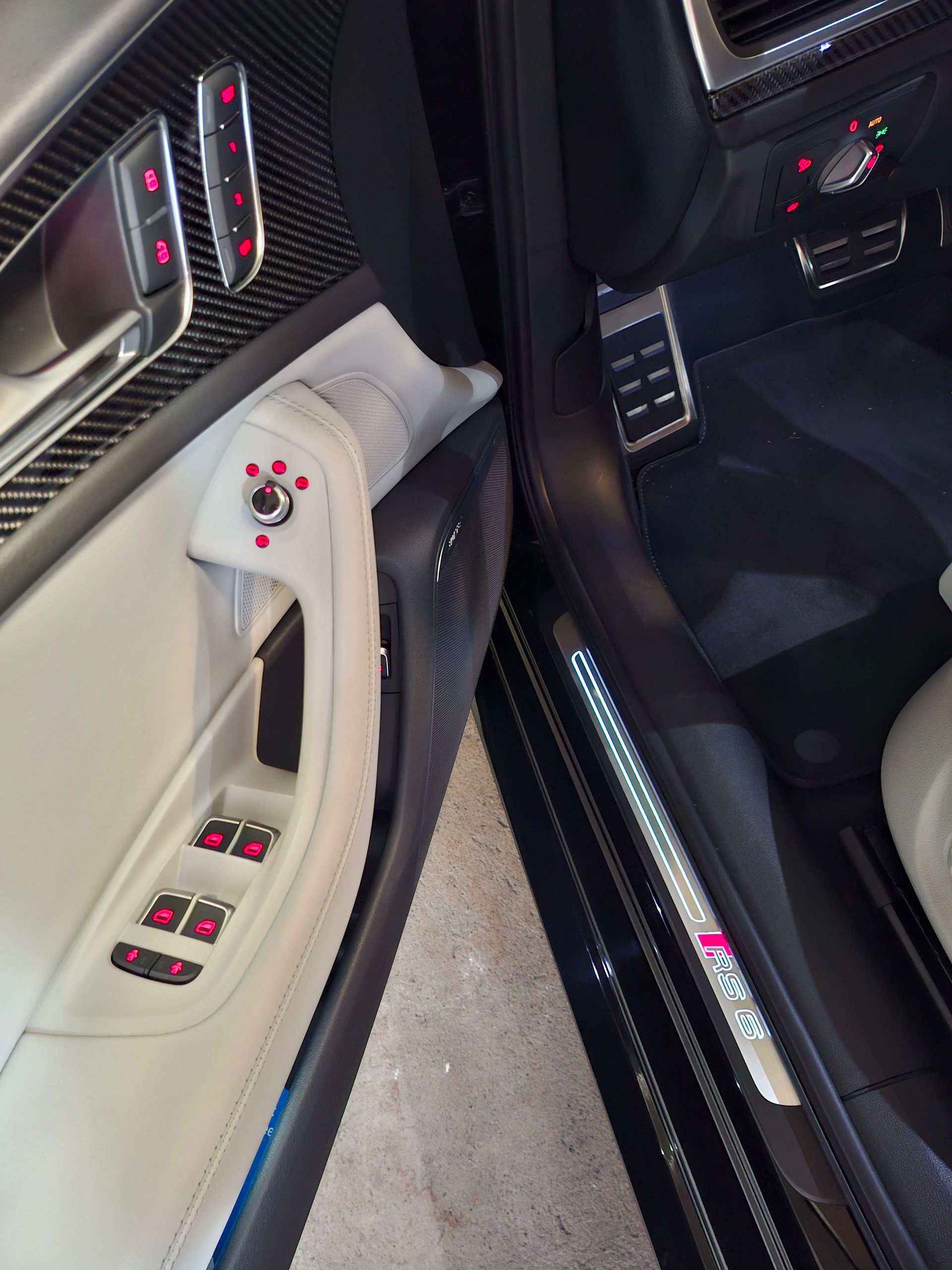 AUDI 4.0 V8 TFSI quattro T-Tronic-image-7