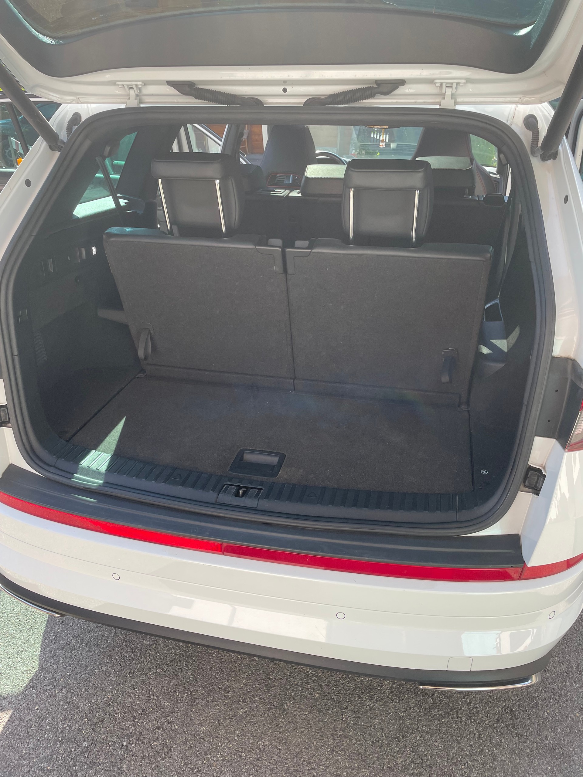 SKODA 2.0 Bi-TDI 240 RS DSG-image-3