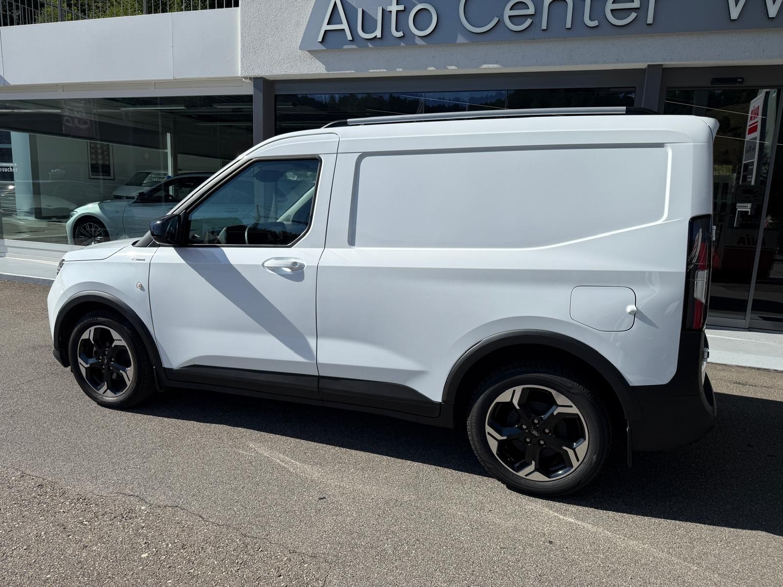 FORD Transit Courier Van 1.5 EcoBlue Active-image-3