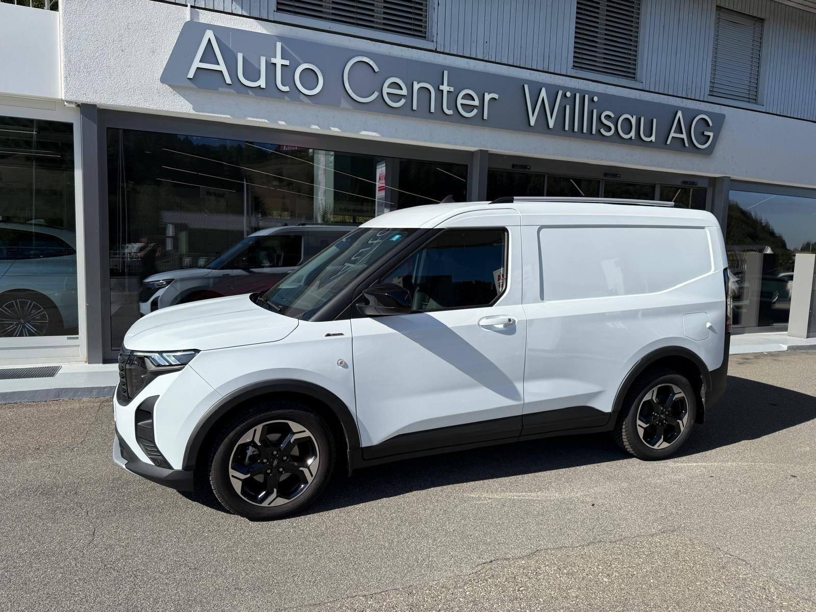 FORD Transit Courier Van 1.5 EcoBlue Active-image-0