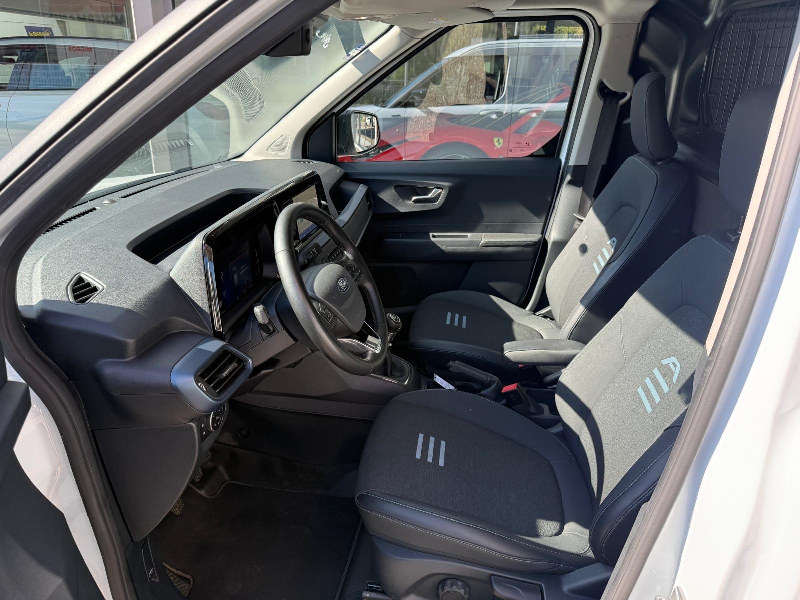 FORD Transit Courier Van 1.5 EcoBlue Active-image-14