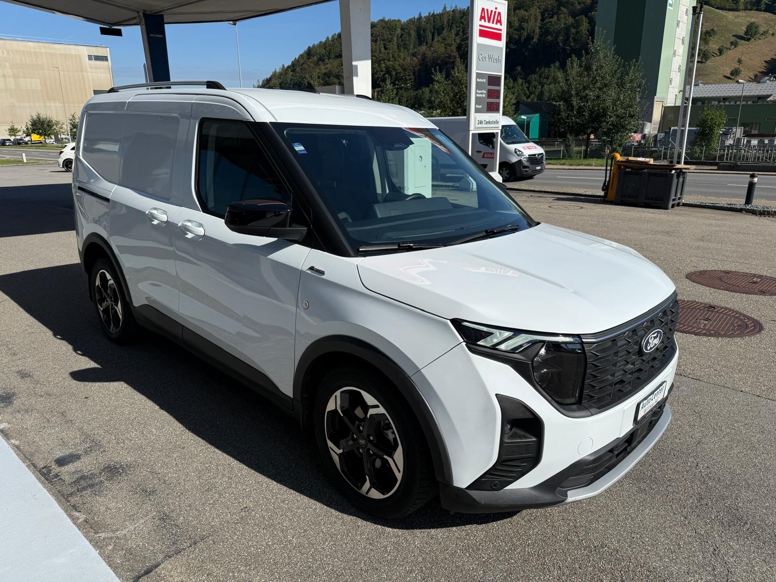 FORD Transit Courier Van 1.5 EcoBlue Active-image-10