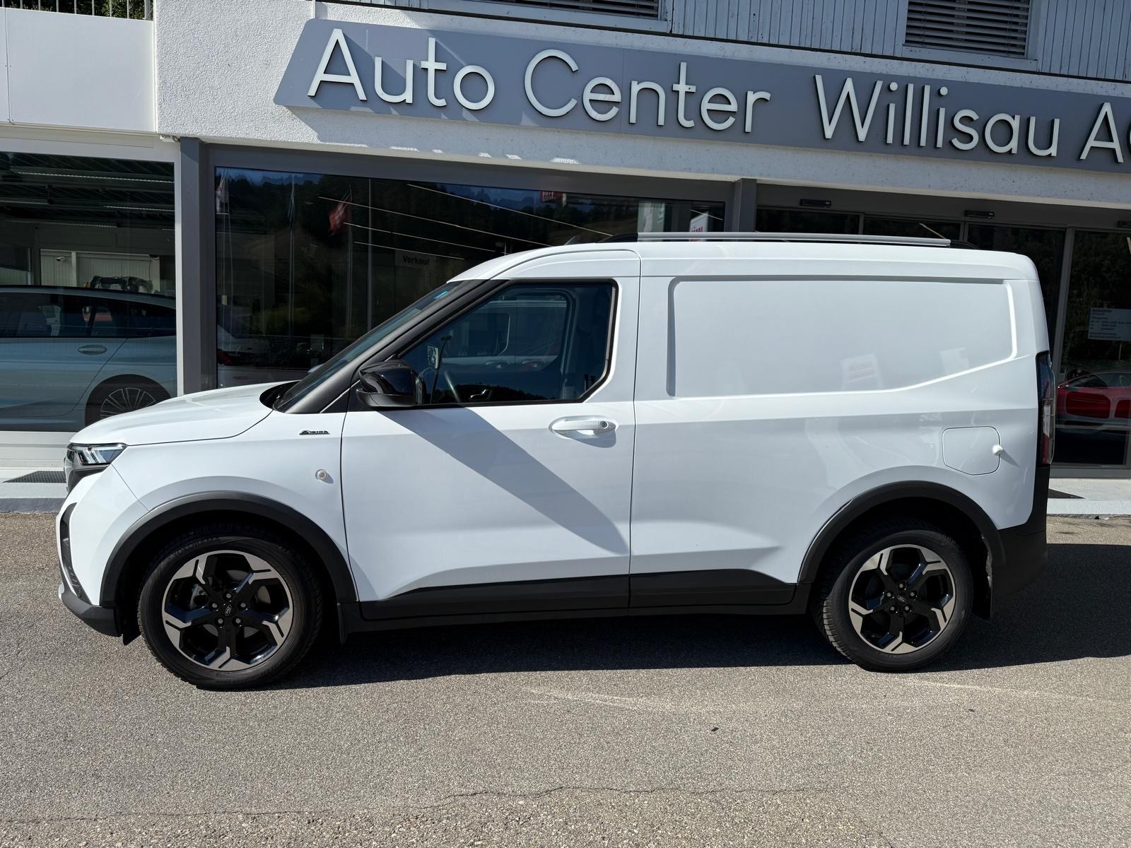 FORD Transit Courier Van 1.5 EcoBlue Active-image-8