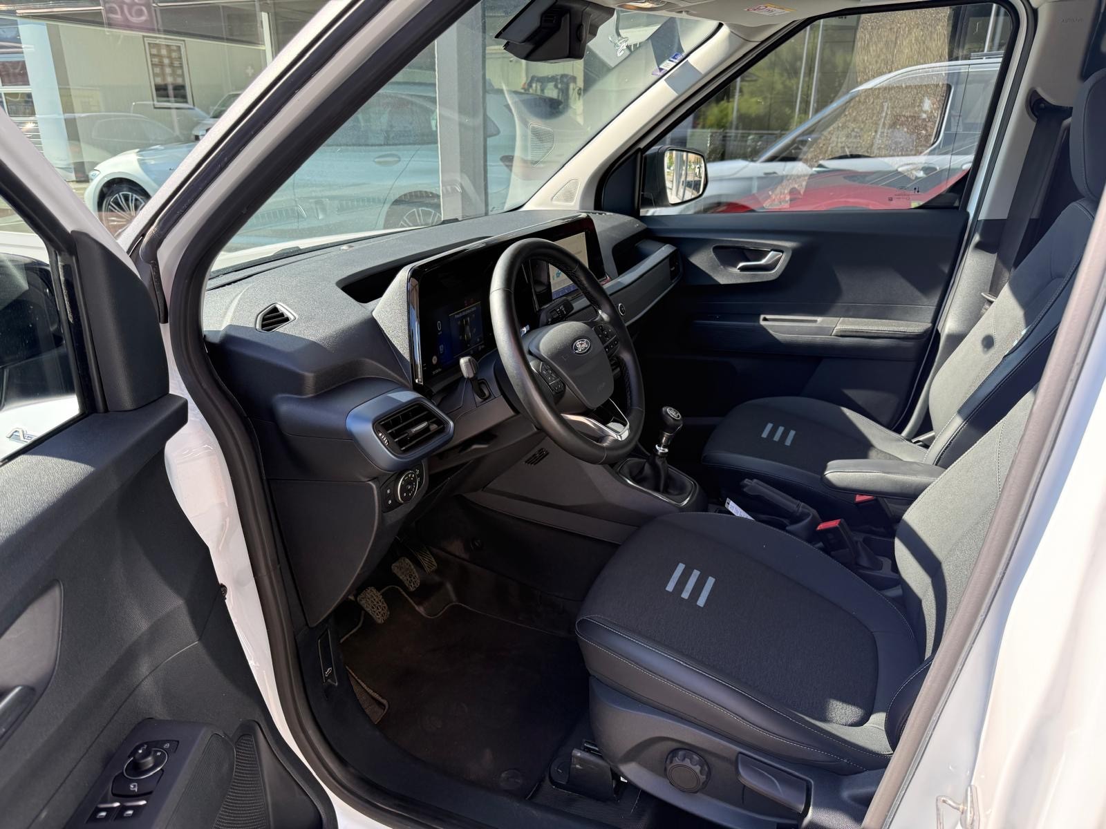 FORD Transit Courier Van 1.5 EcoBlue Active-image-12