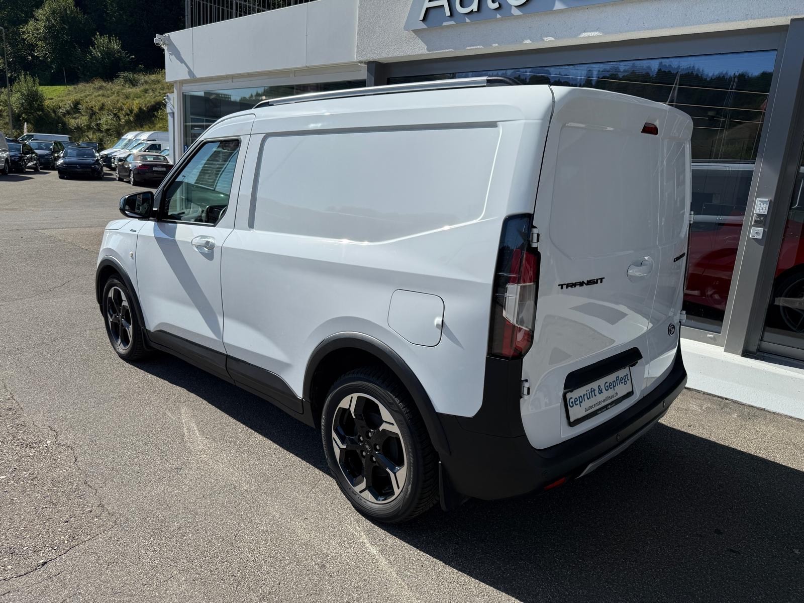 FORD Transit Courier Van 1.5 EcoBlue Active-image-5