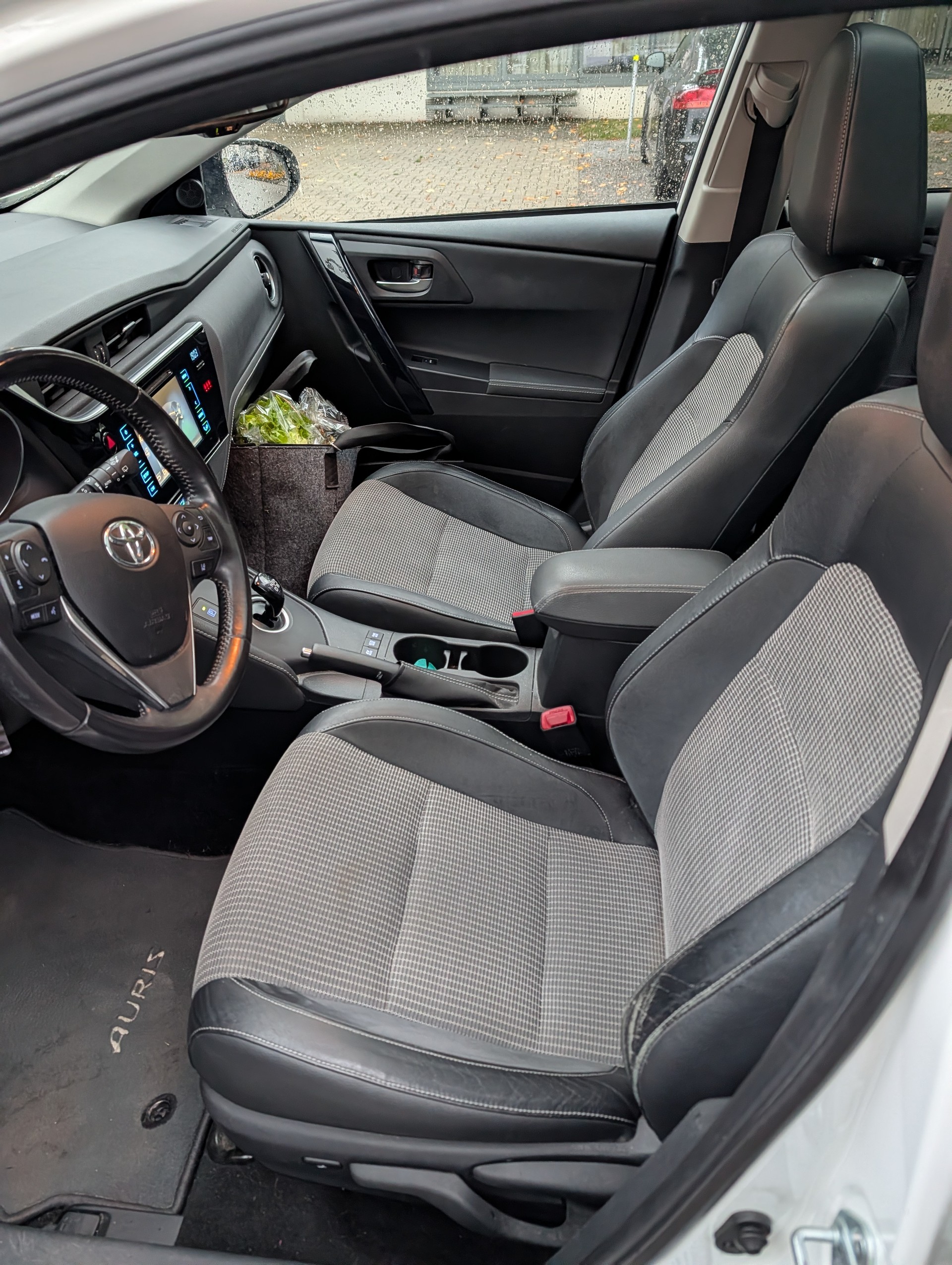 TOYOTA 1.8 HSD Sol mit GARANTIE!-image-2
