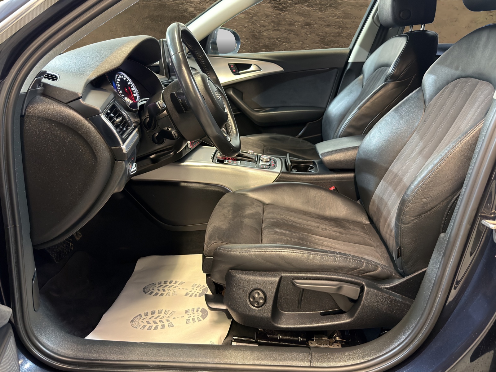 AUDI A6 Avant 3.0 TDI V6 quattro S-tronic-image-11