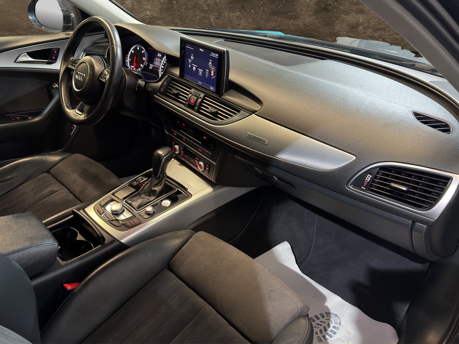 AUDI A6 Avant 3.0 TDI V6 quattro S-tronic-image-12