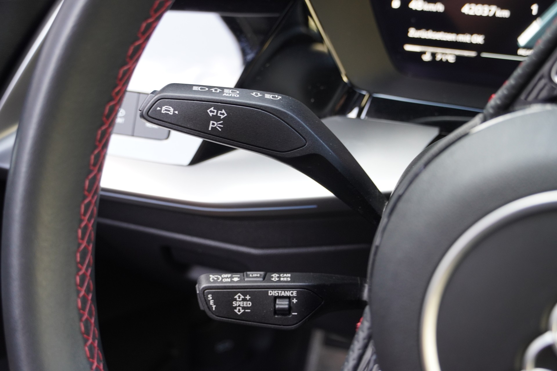 AUDI S3 Sportback 2.0 TFSI quattro S-tronic-image-11