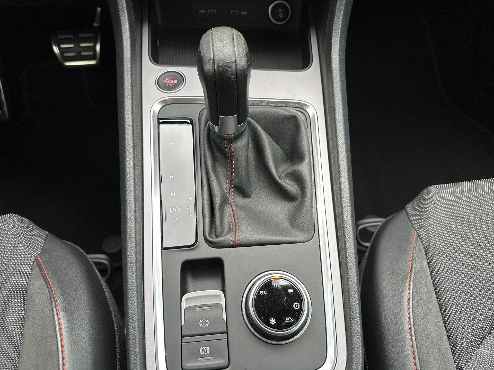 SEAT Ateca 2.0 TSI Hola FR 4Drive DSG-image-16