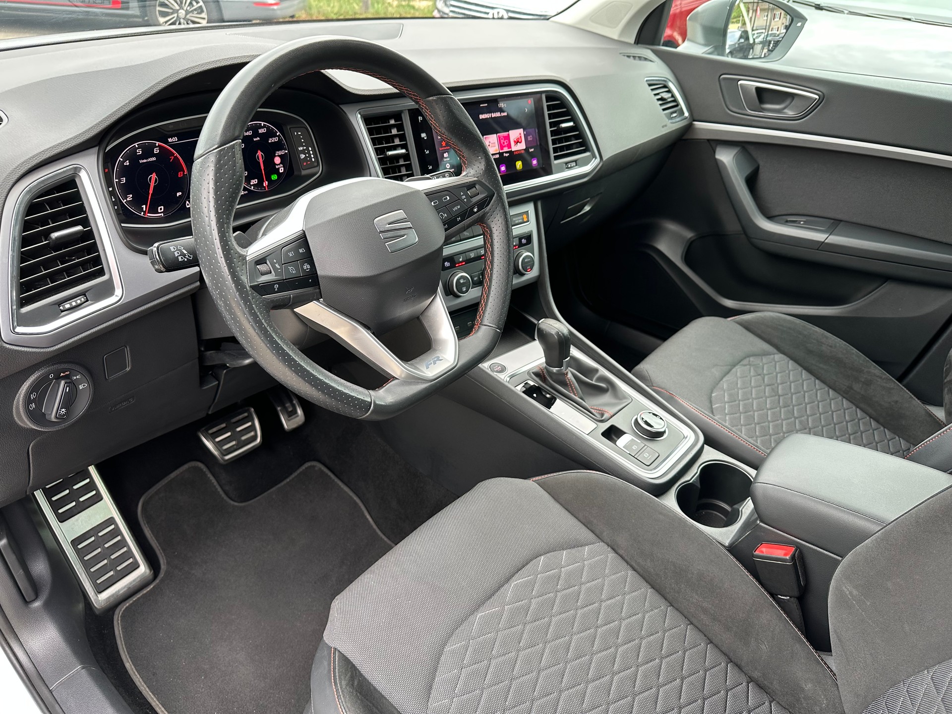 SEAT Ateca 2.0 TSI Hola FR 4Drive DSG-image-8