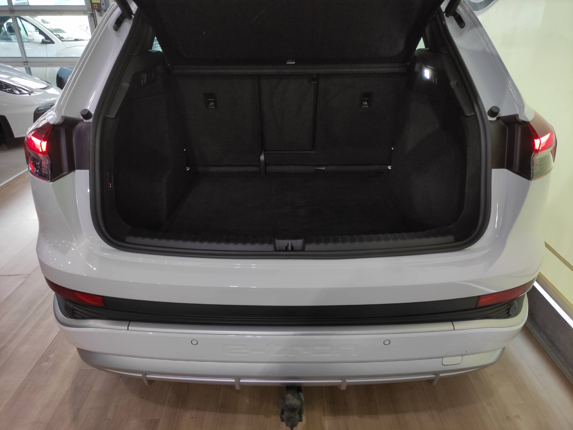 AUDI Q4 e-tron S-Line 50 quattro-image-18