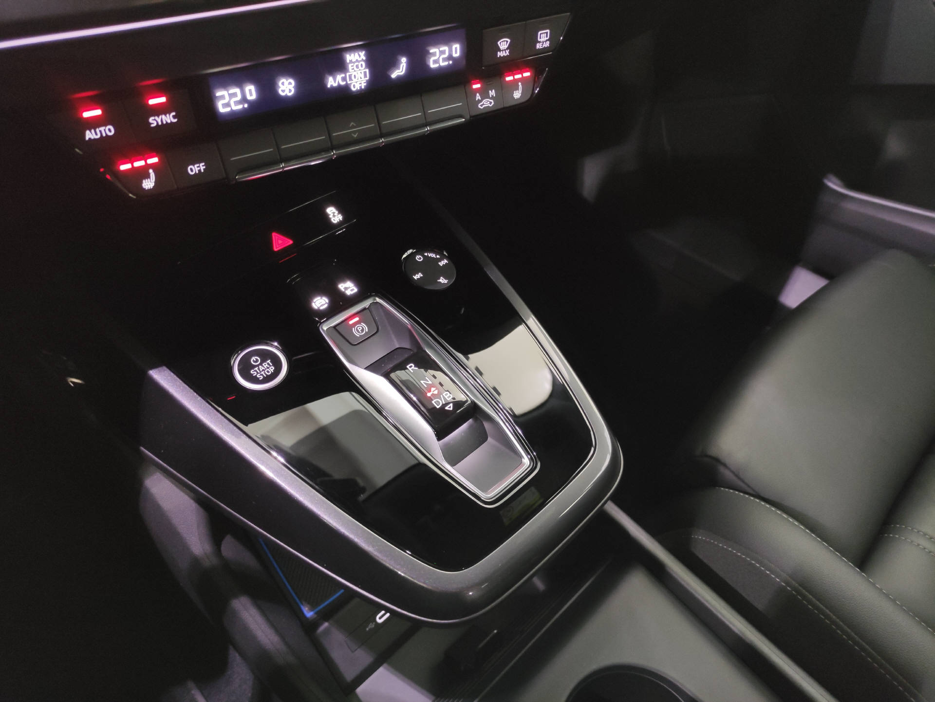 AUDI Q4 e-tron S-Line 50 quattro-image-14