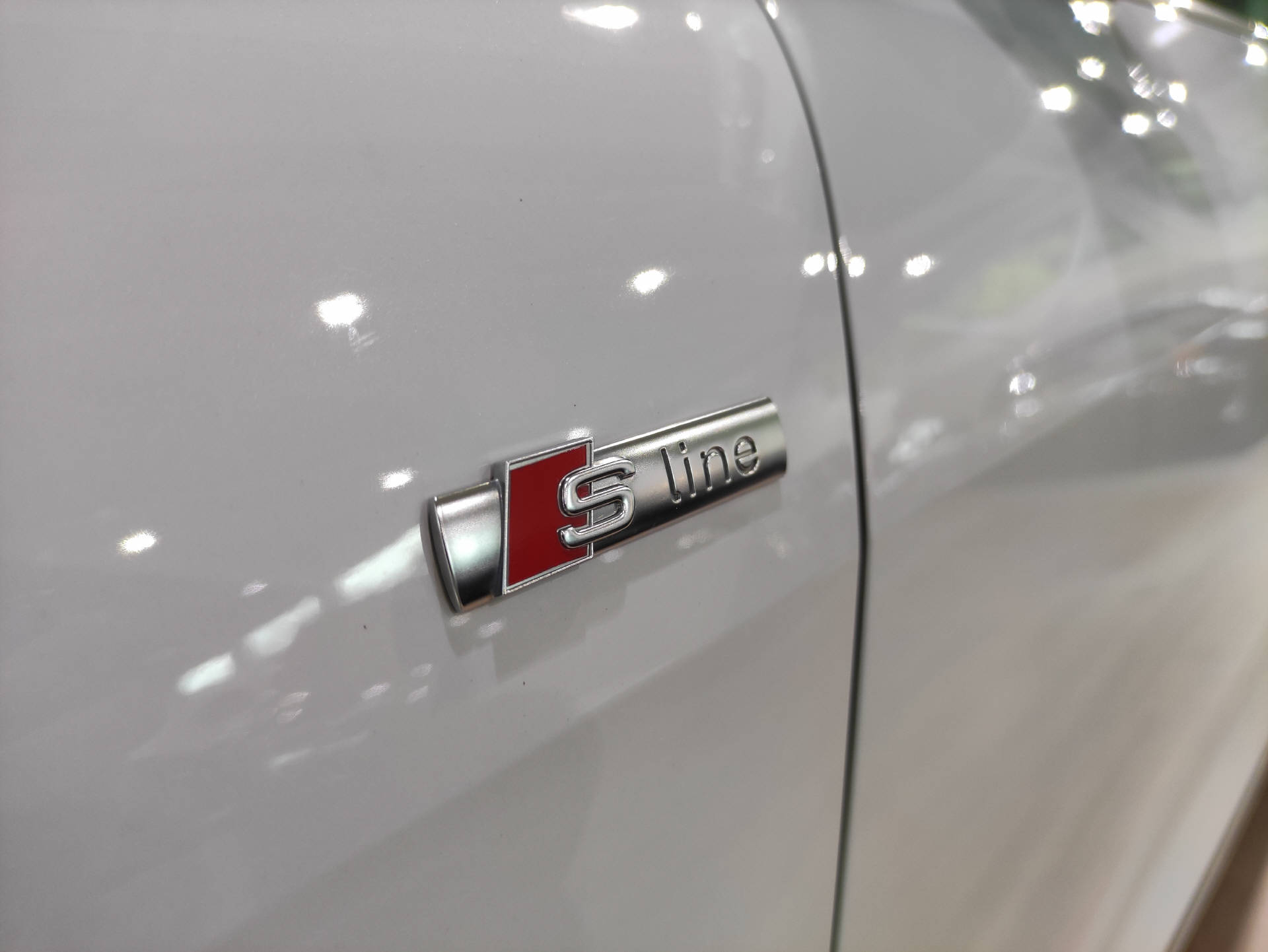 AUDI Q4 e-tron S-Line 50 quattro-image-2