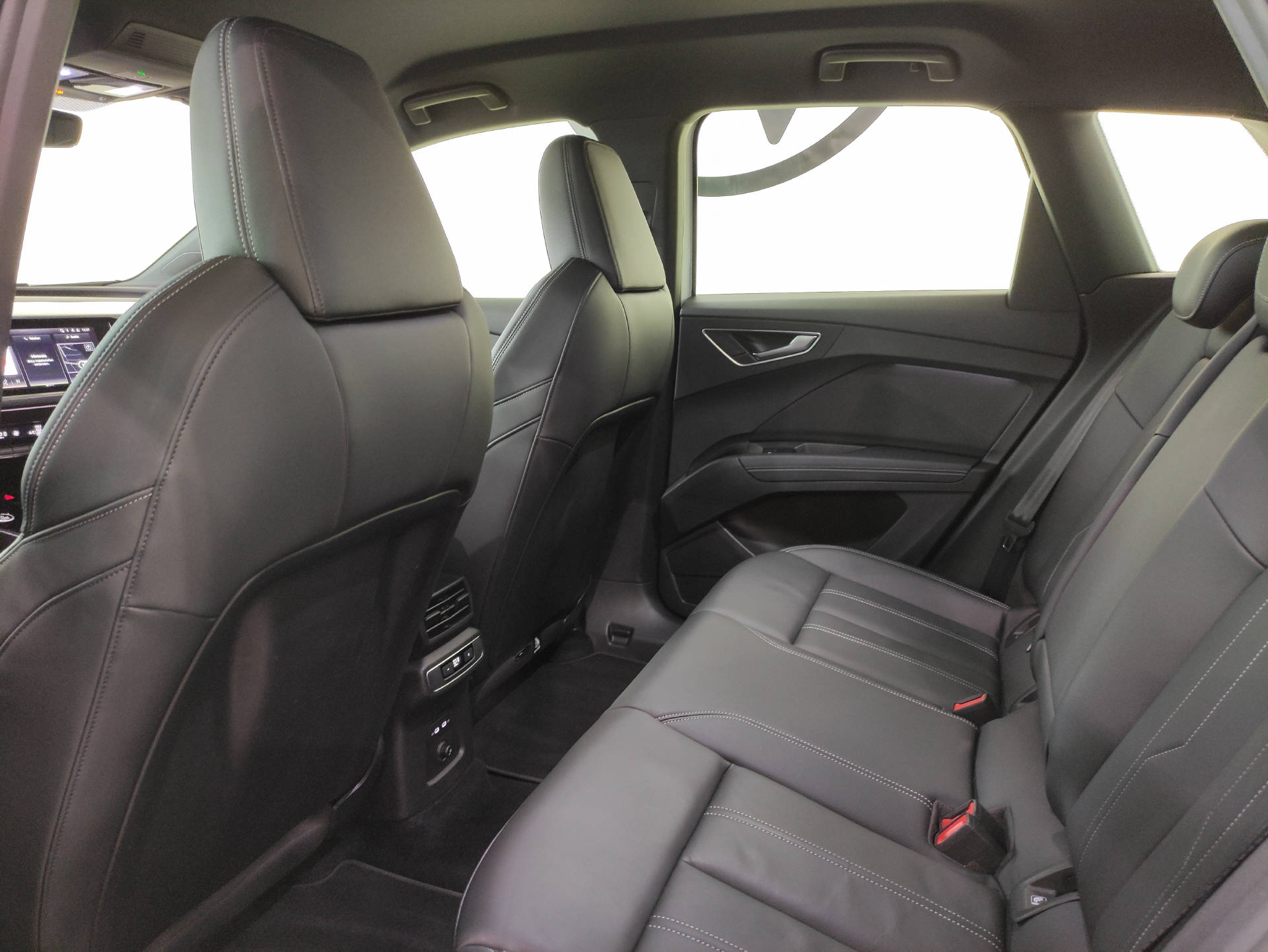 AUDI Q4 e-tron S-Line 50 quattro-image-15