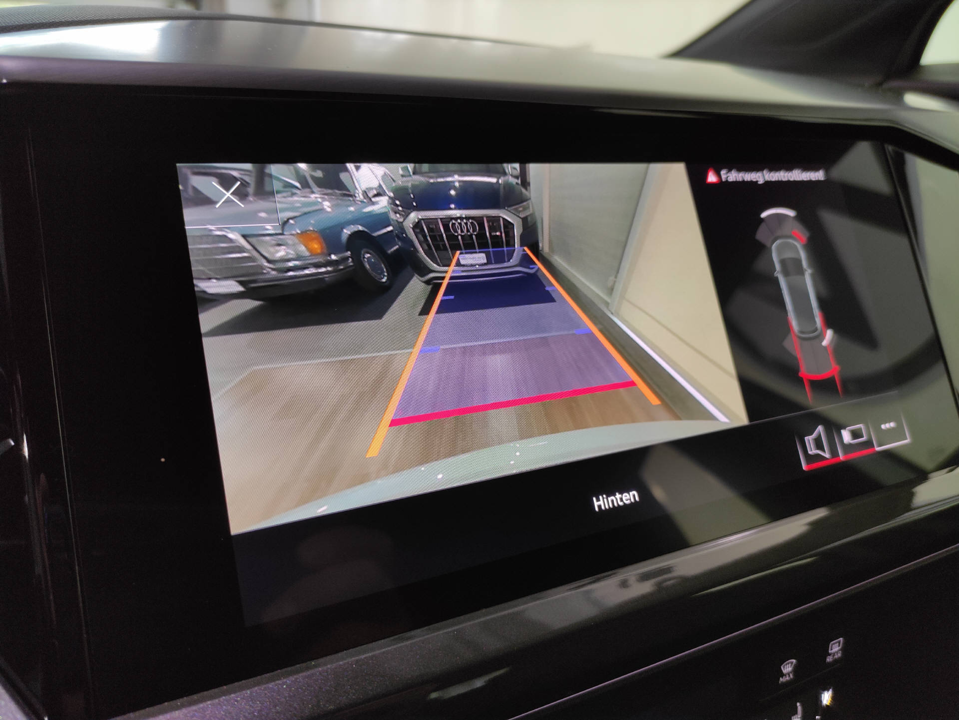 AUDI Q4 e-tron S-Line 50 quattro-image-13