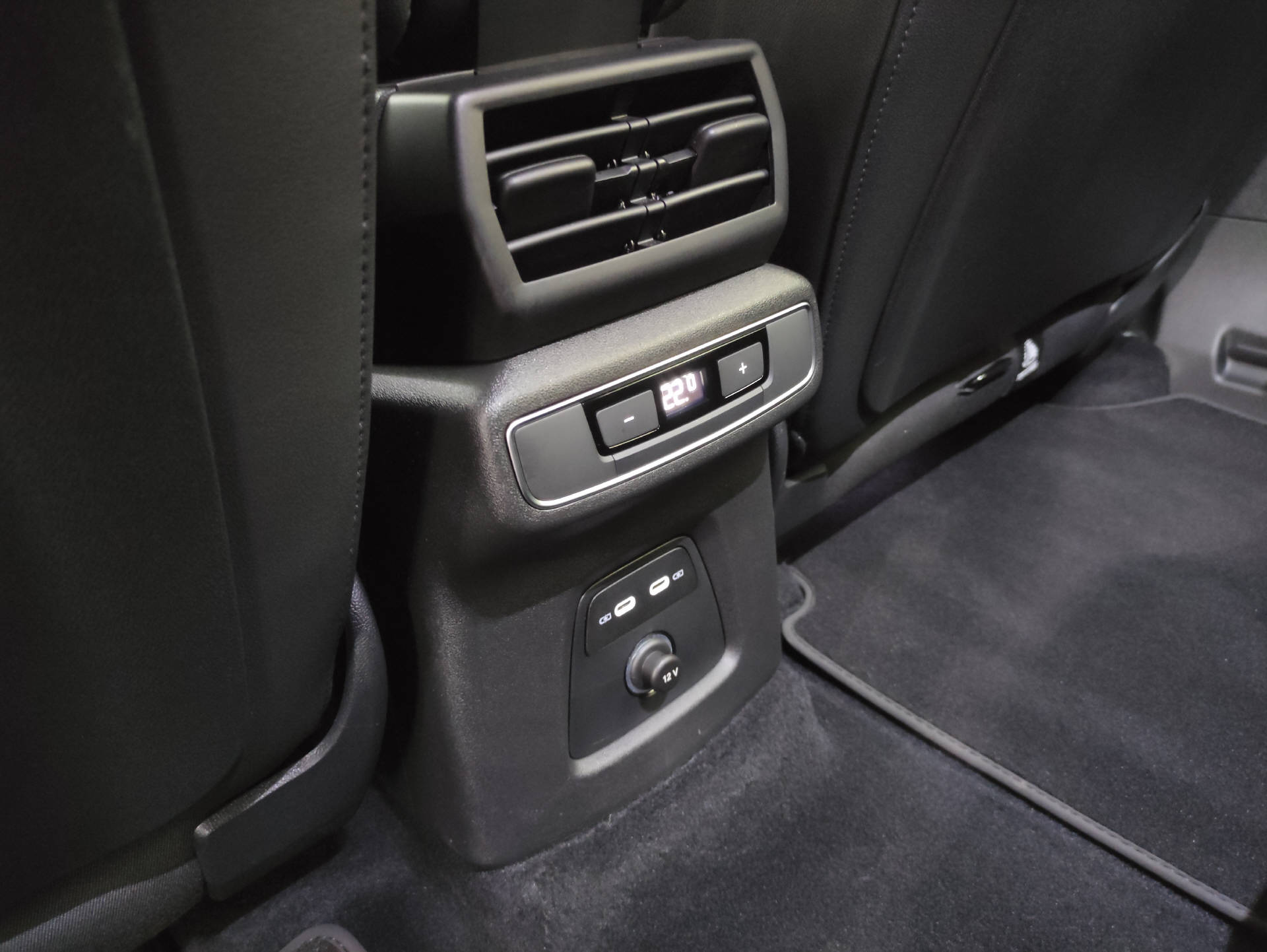AUDI Q4 e-tron S-Line 50 quattro-image-16
