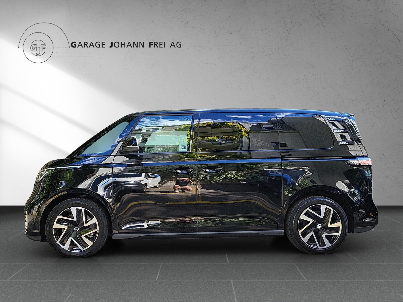 VW ID Buzz Pro 4Motion kurz 340PS-image-1