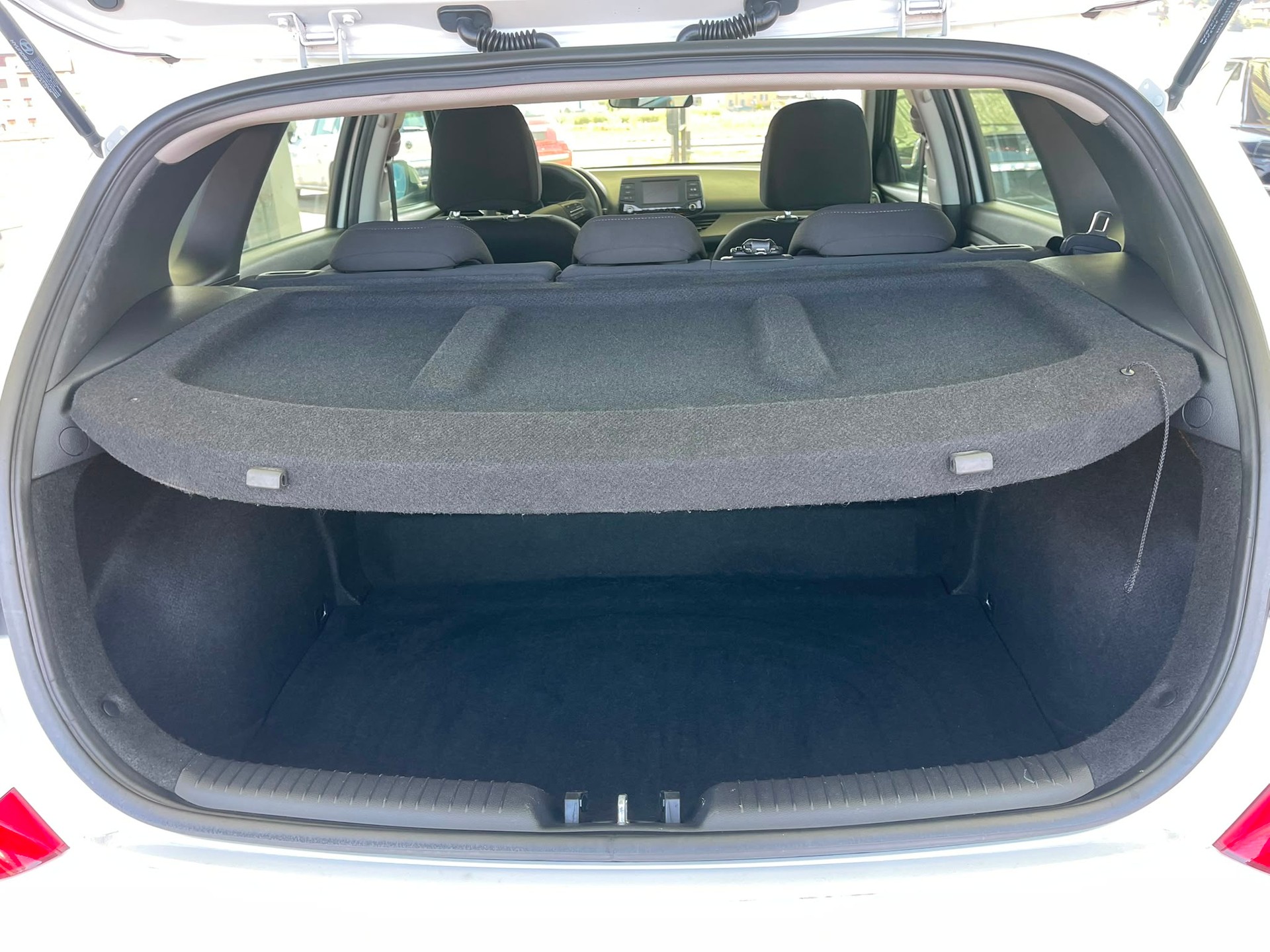 HYUNDAI i30 1.4 Origo-image-12