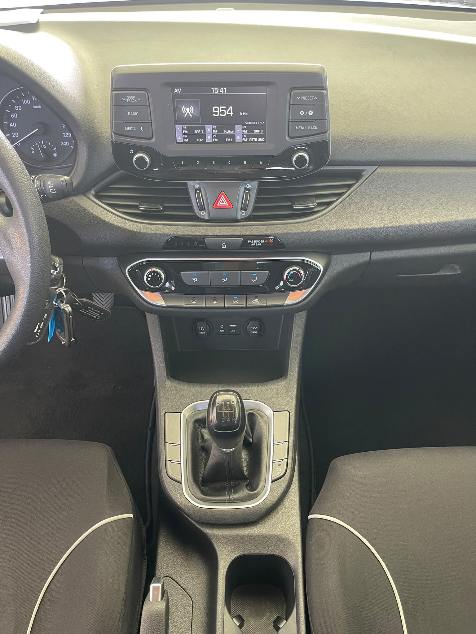 HYUNDAI i30 1.4 Origo-image-9