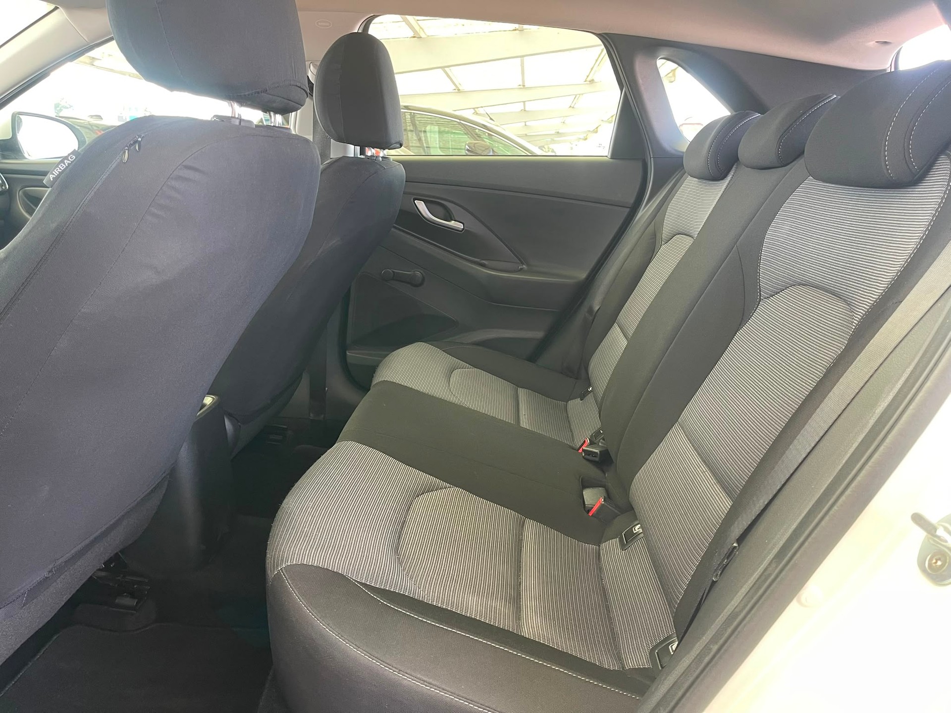HYUNDAI i30 1.4 Origo-image-11