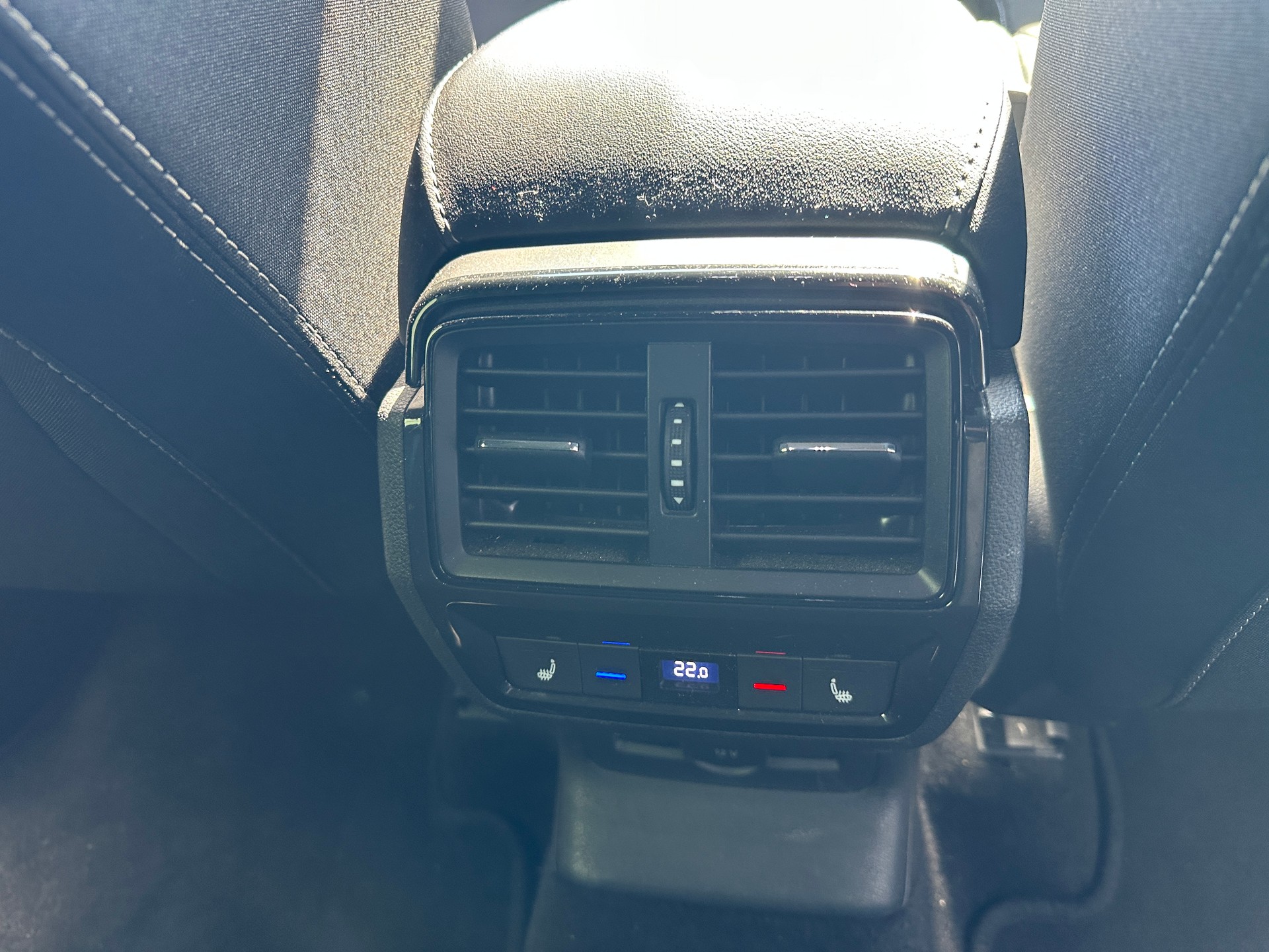 SKODA Karoq 2.0 TDI CR Sport Line 4x4 DSG-image-13