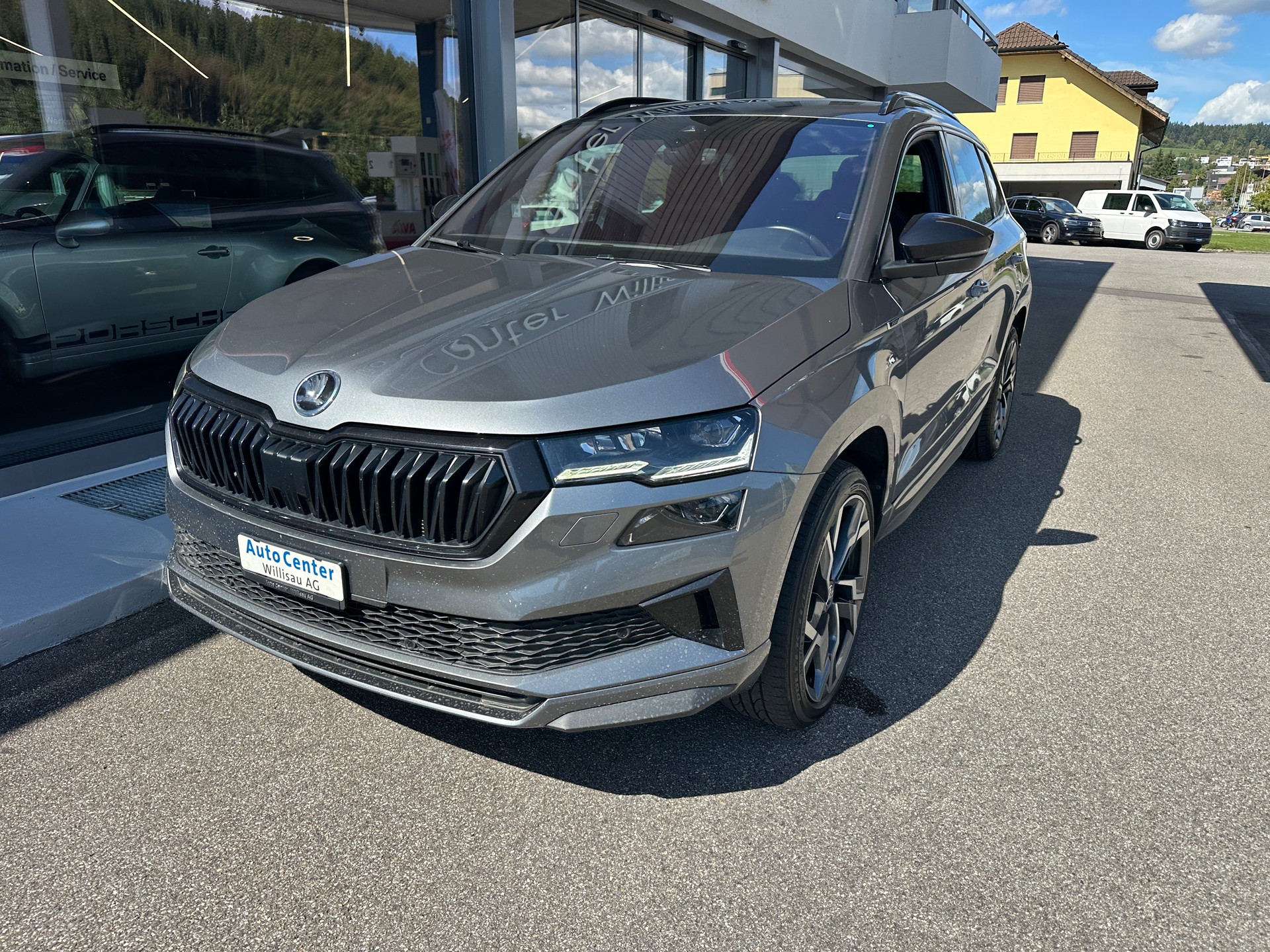 SKODA Karoq 2.0 TDI CR Sport Line 4x4 DSG-image-2