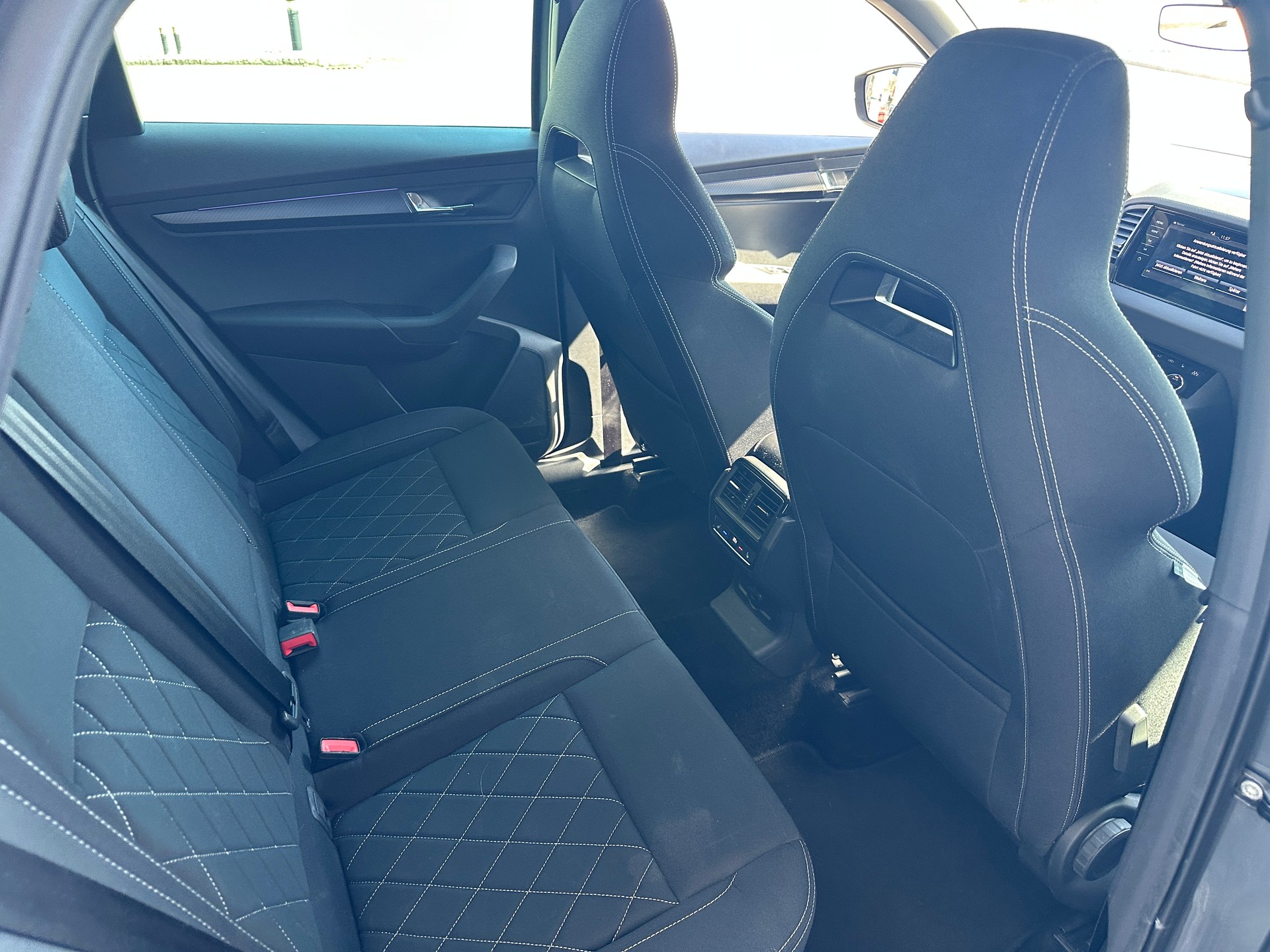 SKODA Karoq 2.0 TDI CR Sport Line 4x4 DSG-image-12