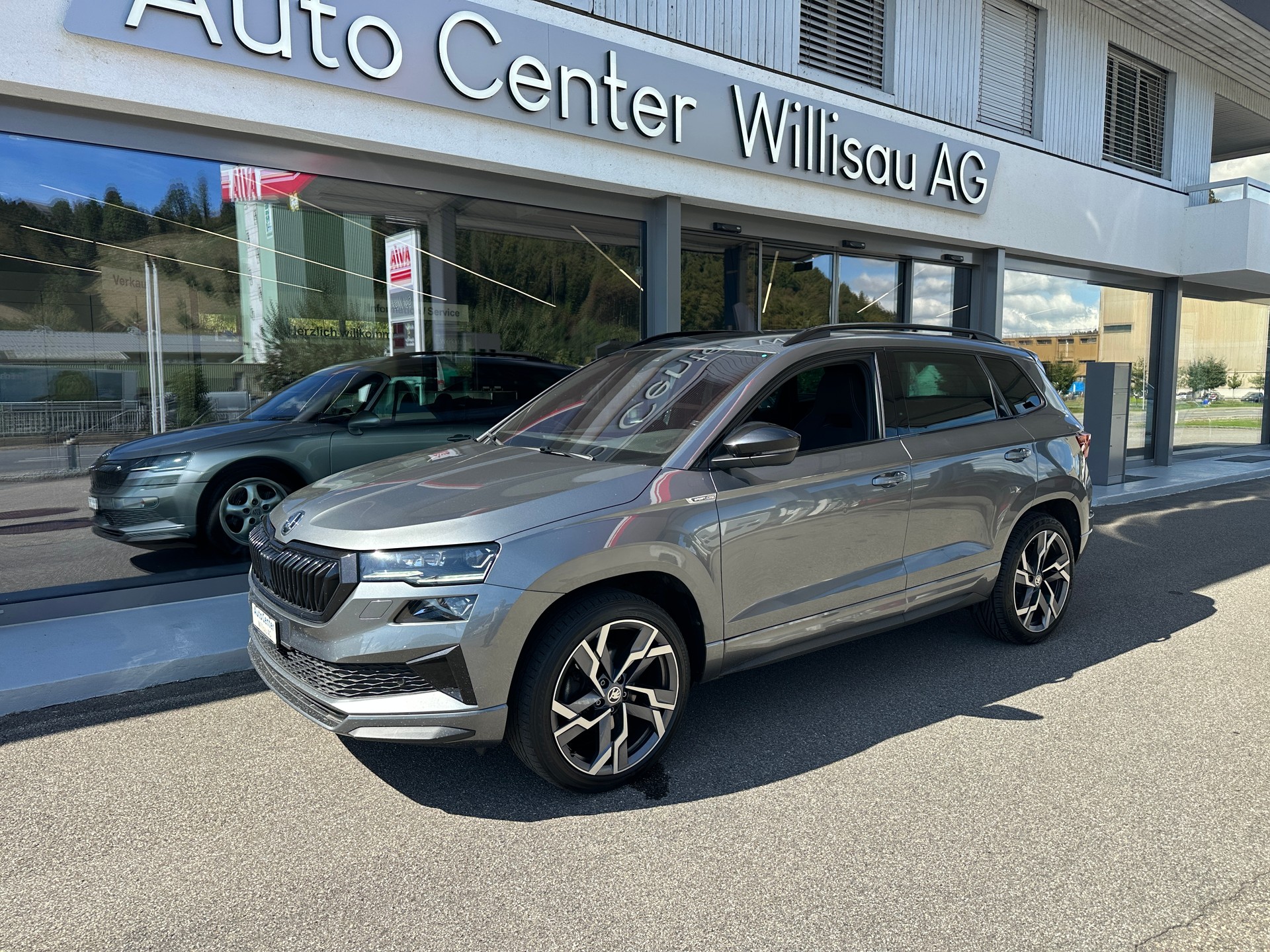 SKODA Karoq 2.0 TDI CR Sport Line 4x4 DSG-image-0