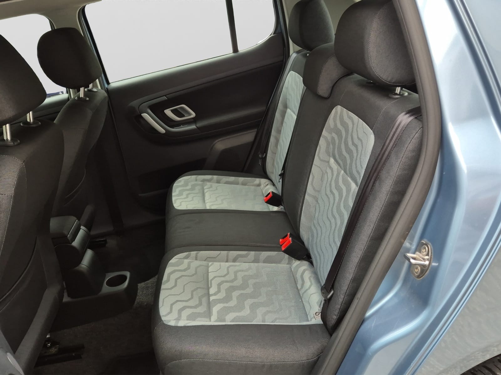 SKODA Fabia 1.2 Entry-image-13
